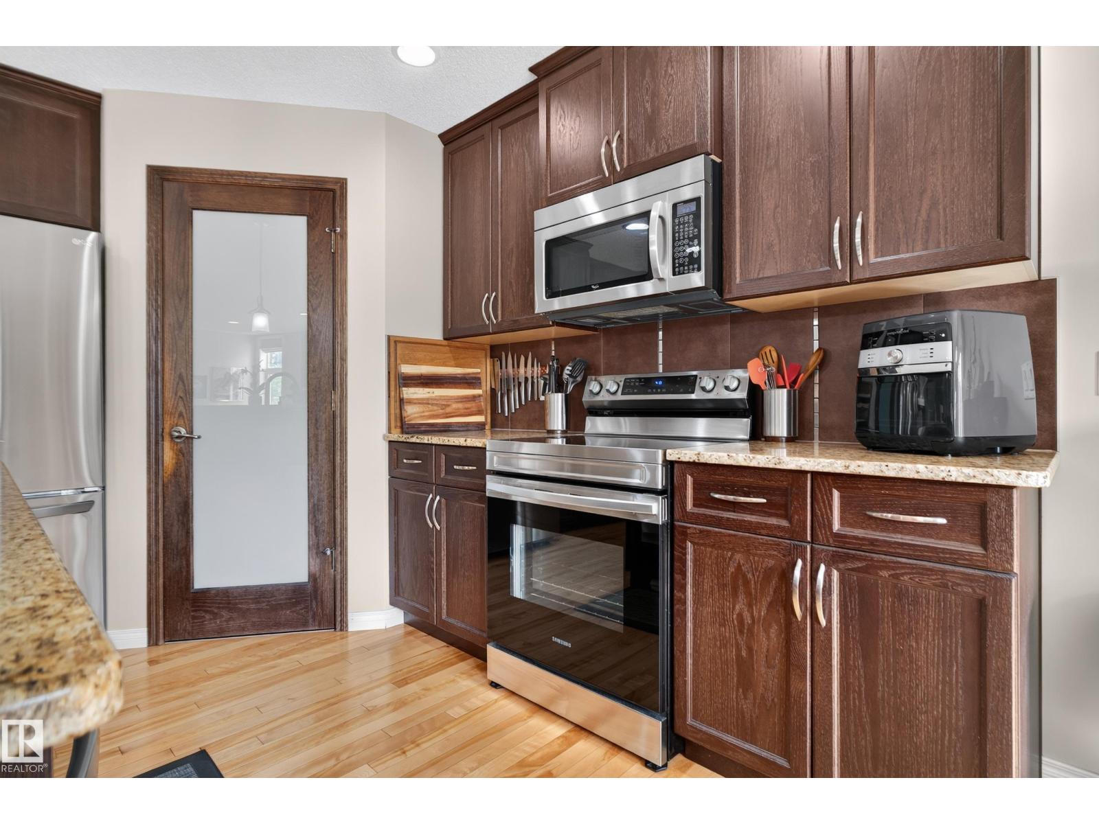 20853 92a Av Nw Property Photo 14