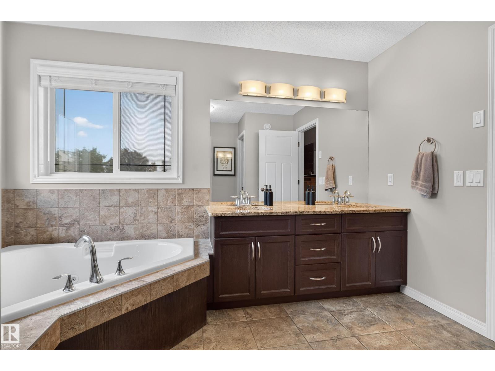 20853 92a Av Nw Property Photo 28