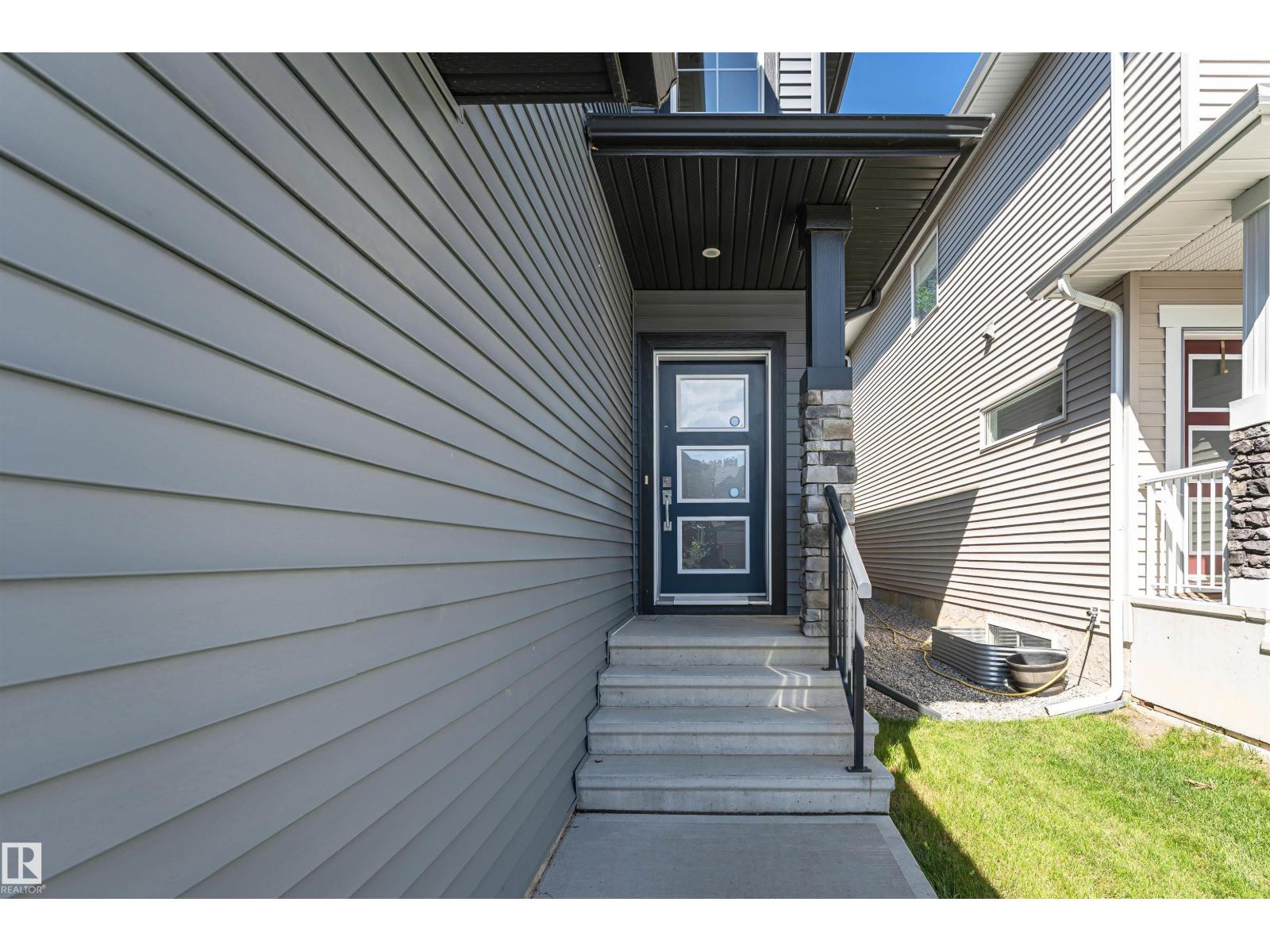 7322 Chivers Cr Sw Property Photo 3