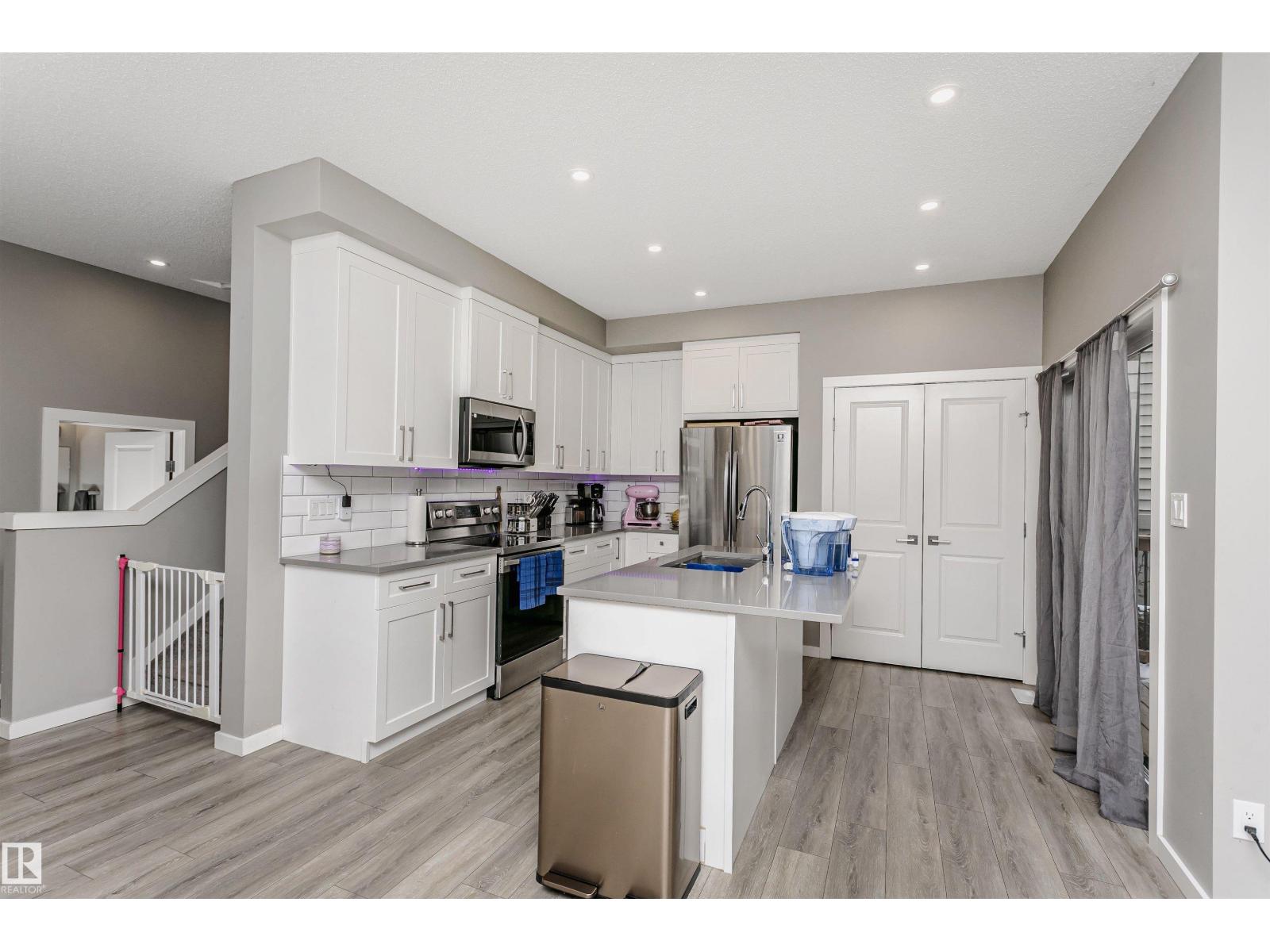 7322 Chivers Cr Sw Property Photo 5
