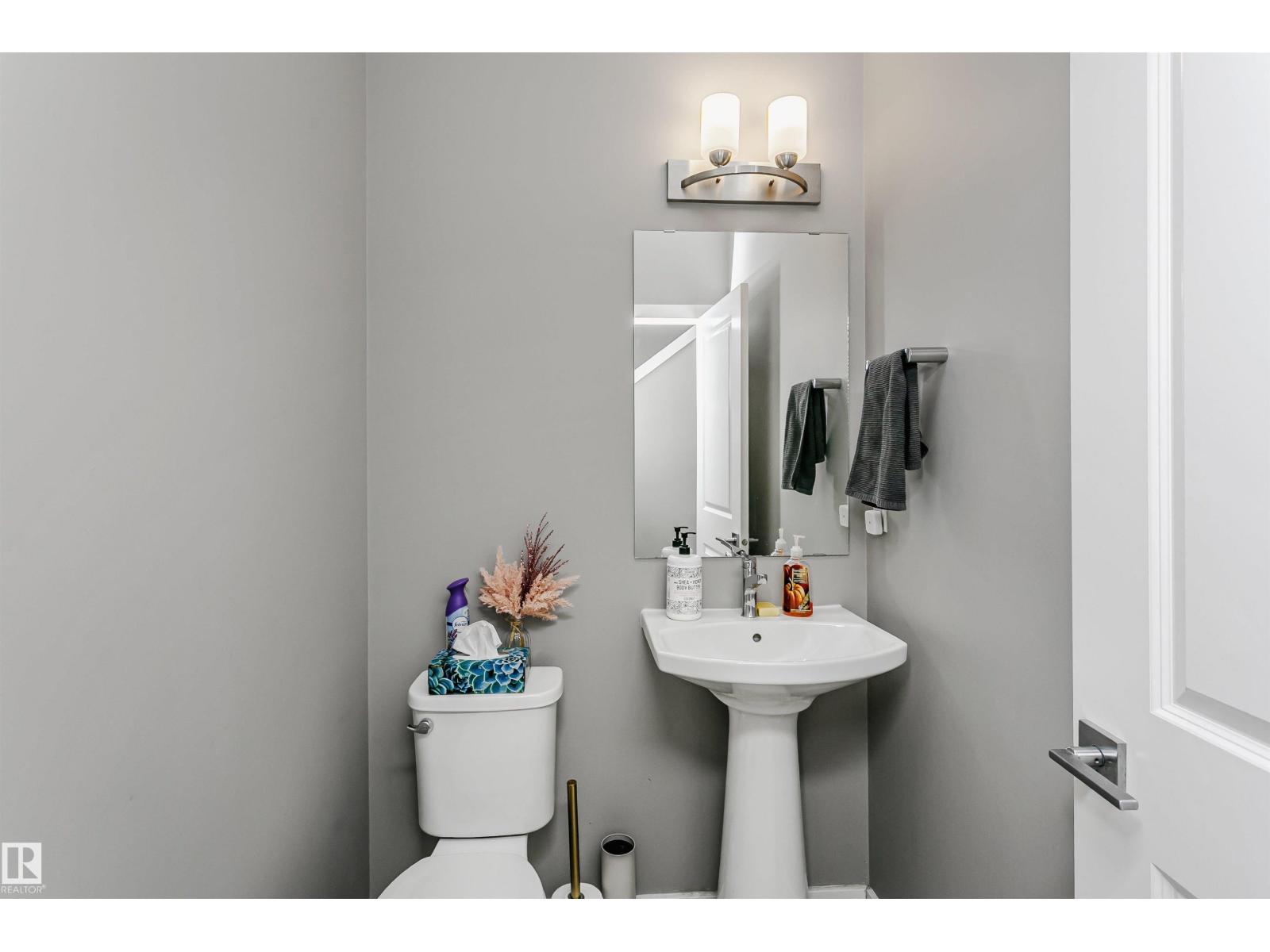 7322 Chivers Cr Sw Property Photo 11