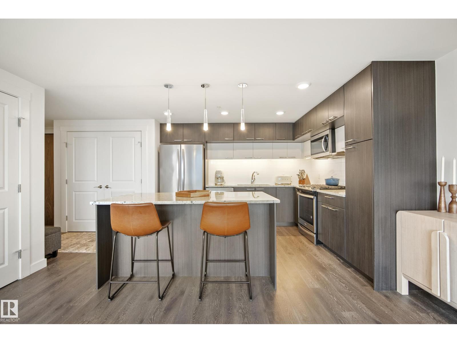 #2502 9720 106 ST NW Property Photo 1