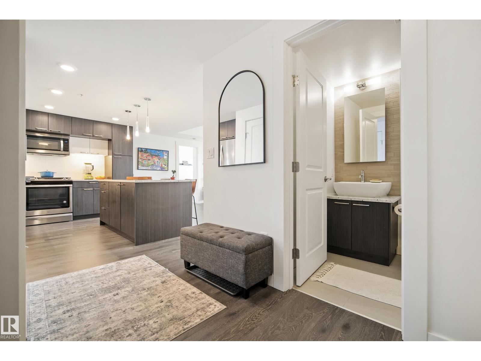 #2502 9720 106 St Nw Property Photo 10