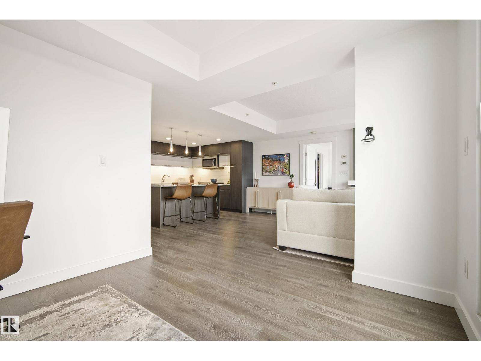 #2502 9720 106 St Nw Property Photo 19