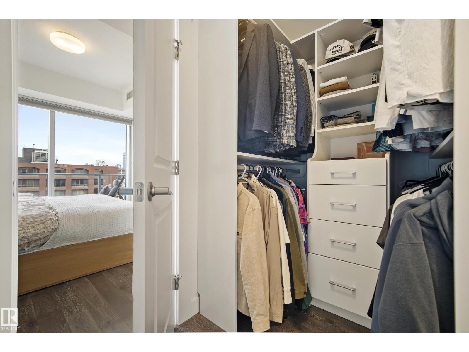 #2502 9720 106 St Nw Property Photo 24