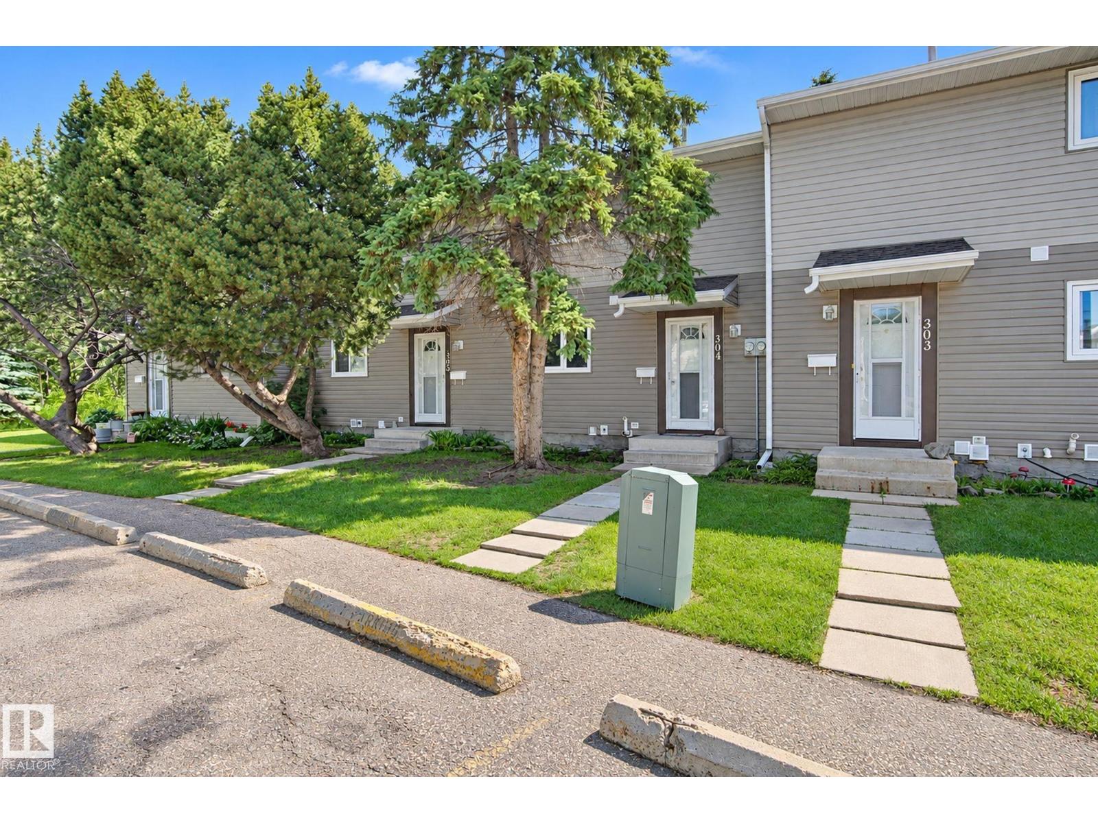 304 Spruce Gl Property Photo 1