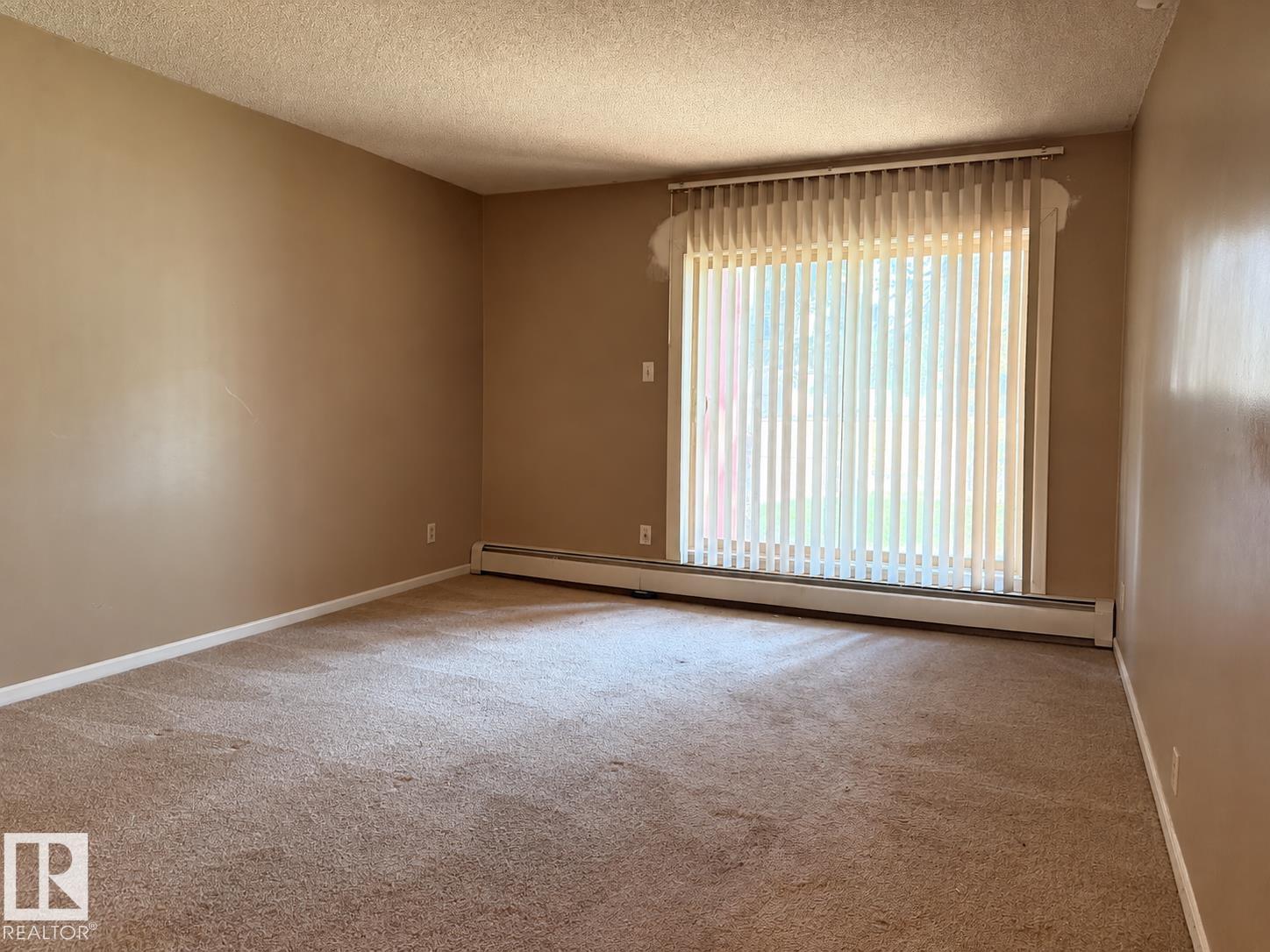 #2 11608 28 Av Nw Property Photo 3