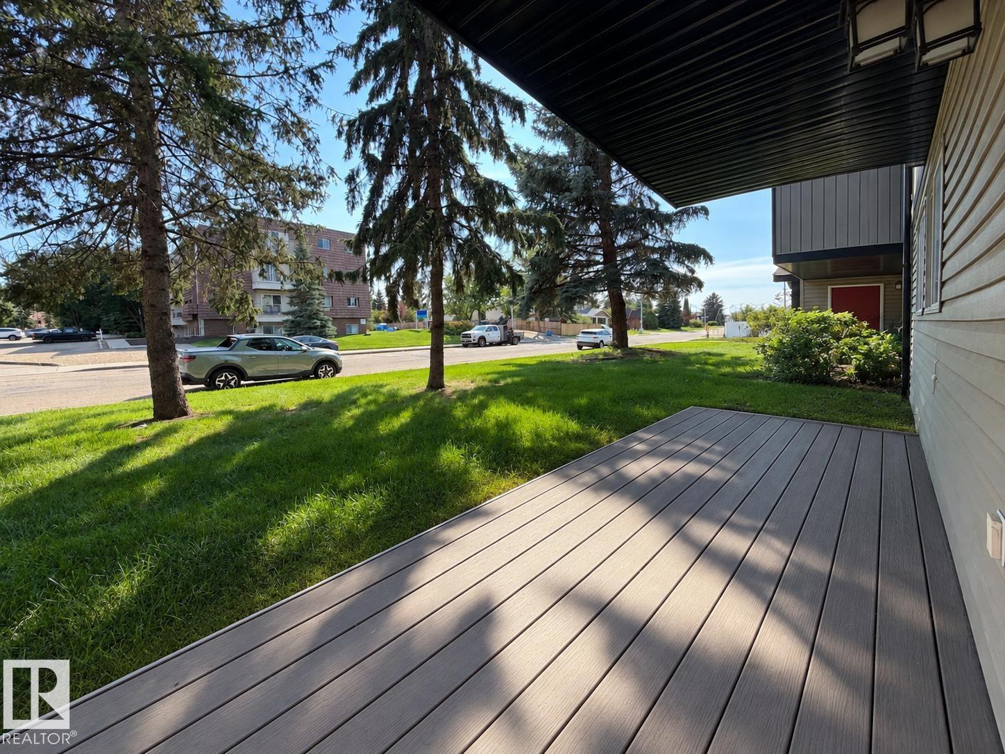 #2 11608 28 Av Nw Property Photo 12