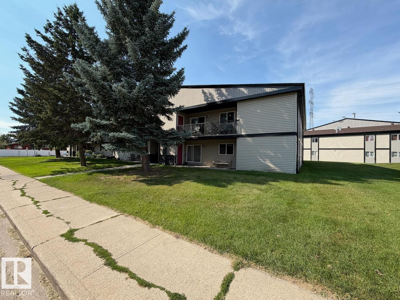 #2 11608 28 Av Nw Property Photo 14