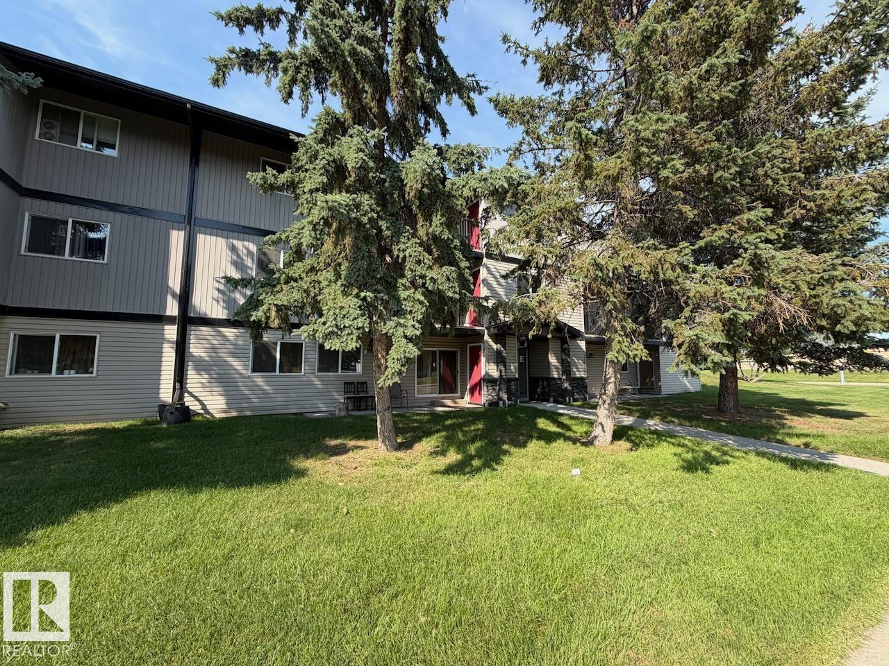 #2 11608 28 Av Nw Property Photo 15