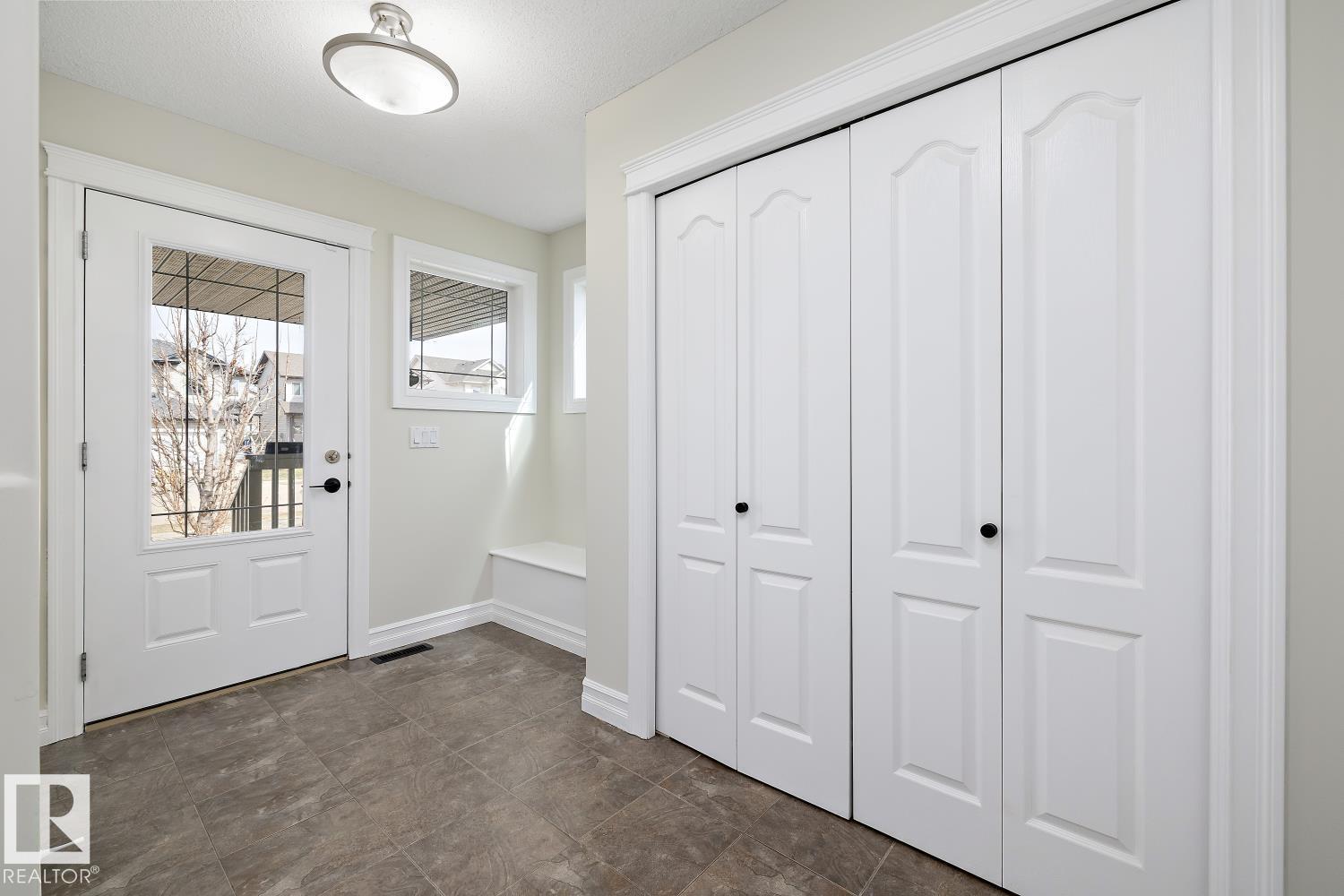 178 Woodbend Wy Property Photo 2