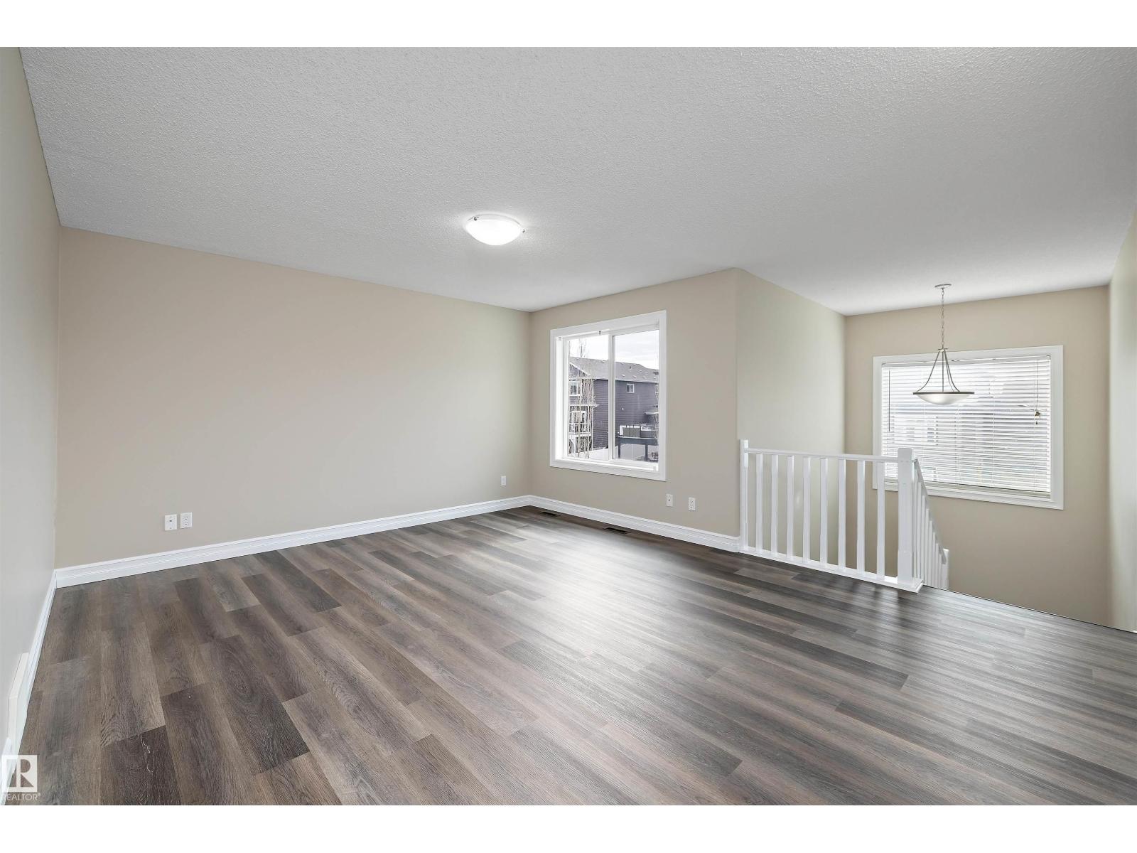 178 Woodbend Wy Property Photo 13
