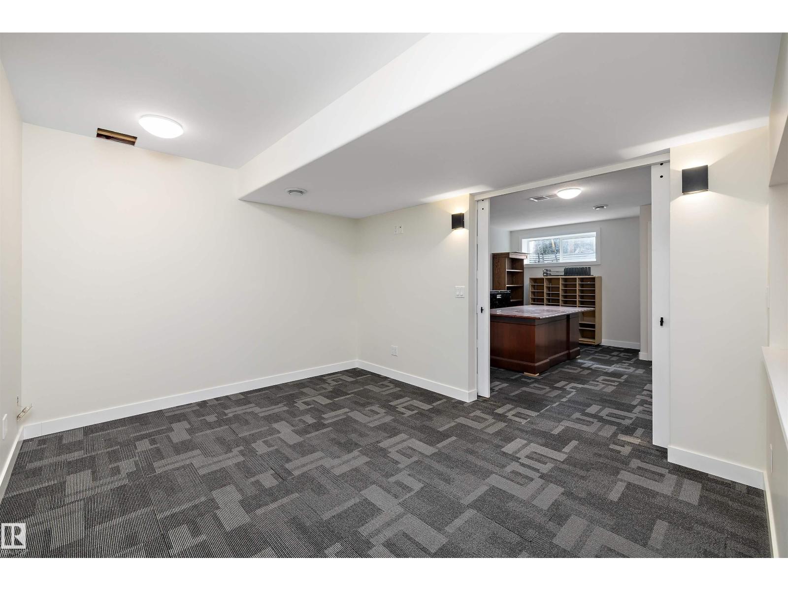 178 Woodbend Wy Property Photo 26