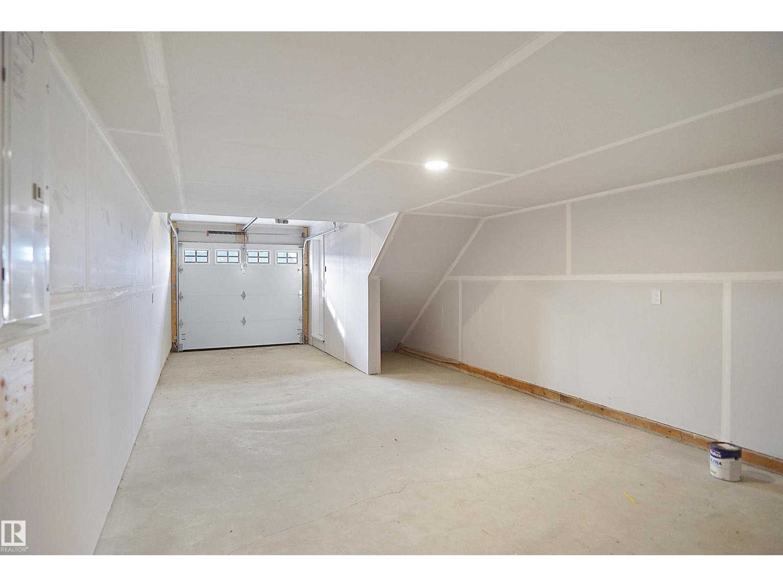 1429 9 St Nw Property Photo 24
