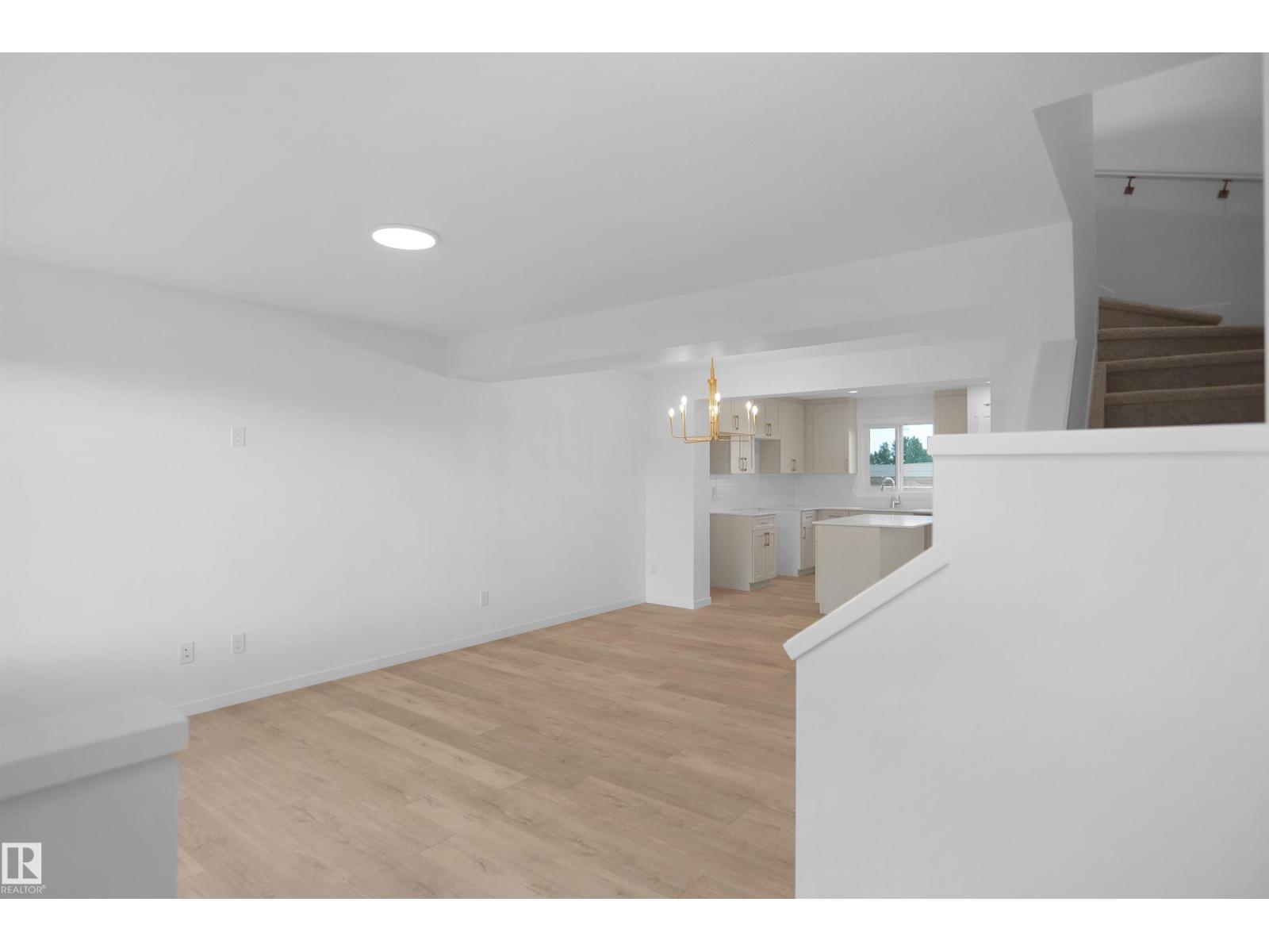 423 Aster Dr Nw Property Photo 2