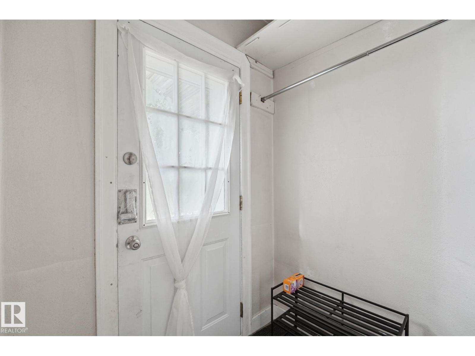 10917 96 St Nw Property Photo 4