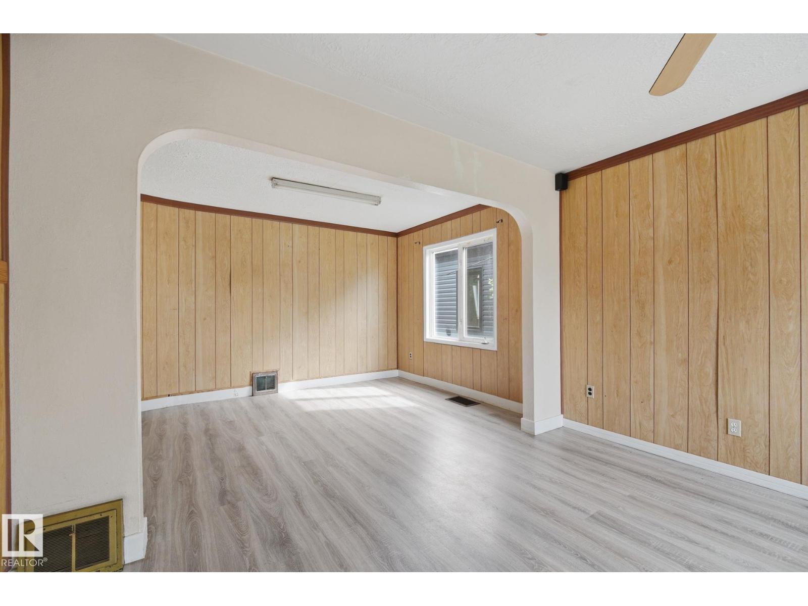 10917 96 St Nw Property Photo 5