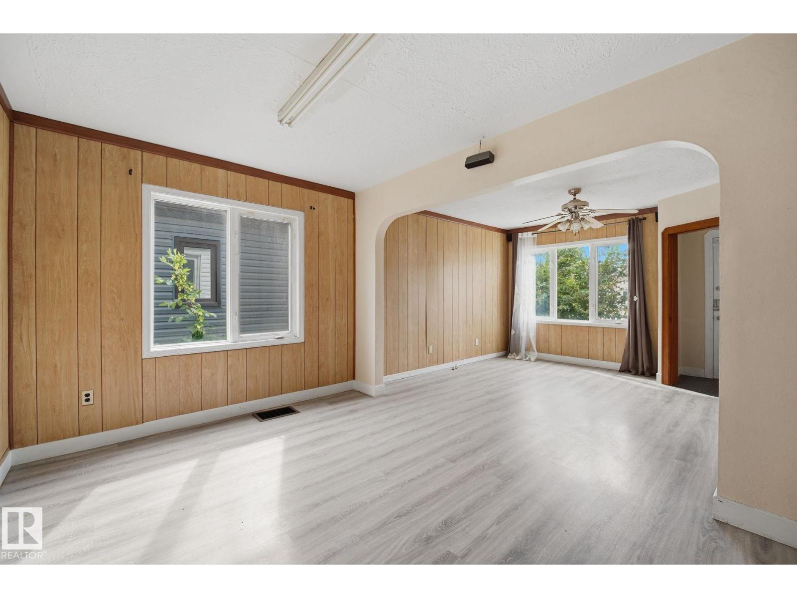10917 96 St Nw Property Photo 8