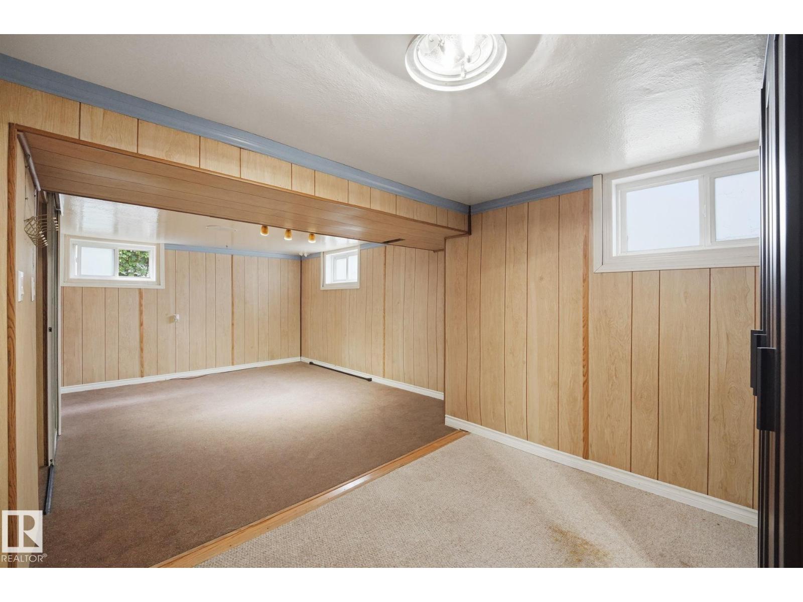 10917 96 St Nw Property Photo 20