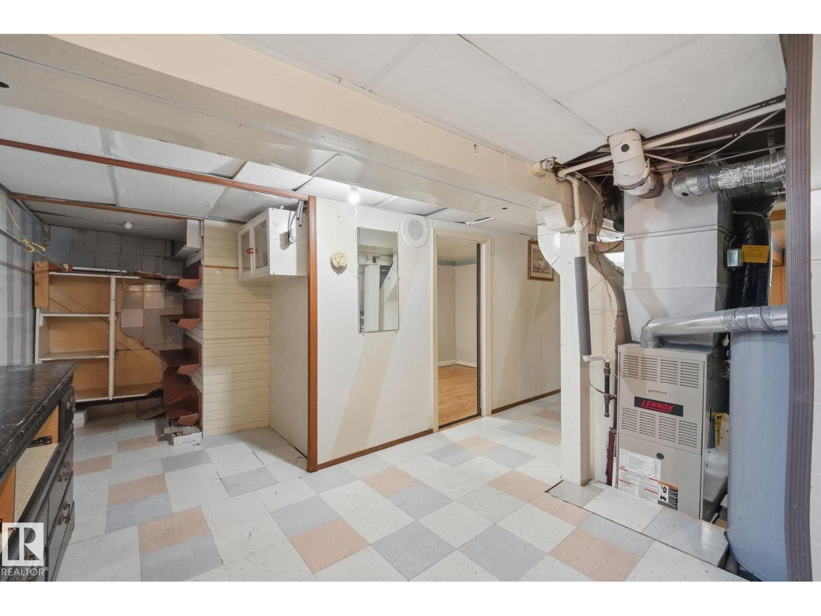 10917 96 St Nw Property Photo 24