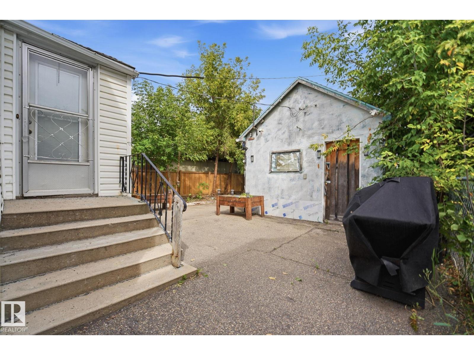 10917 96 St Nw Property Photo 29