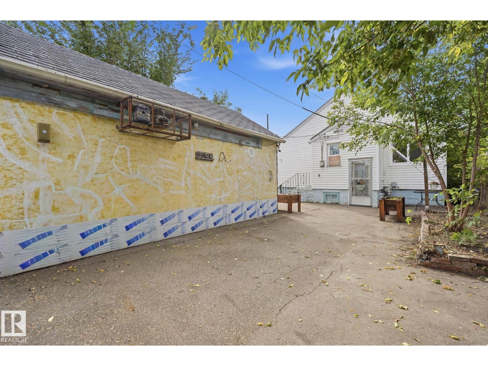 10917 96 St Nw Property Photo 30