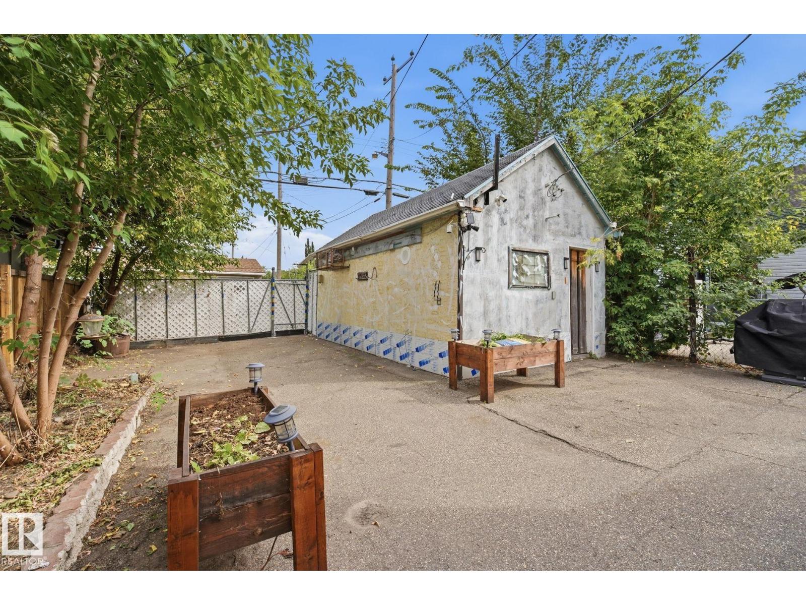 10917 96 St Nw Property Photo 32