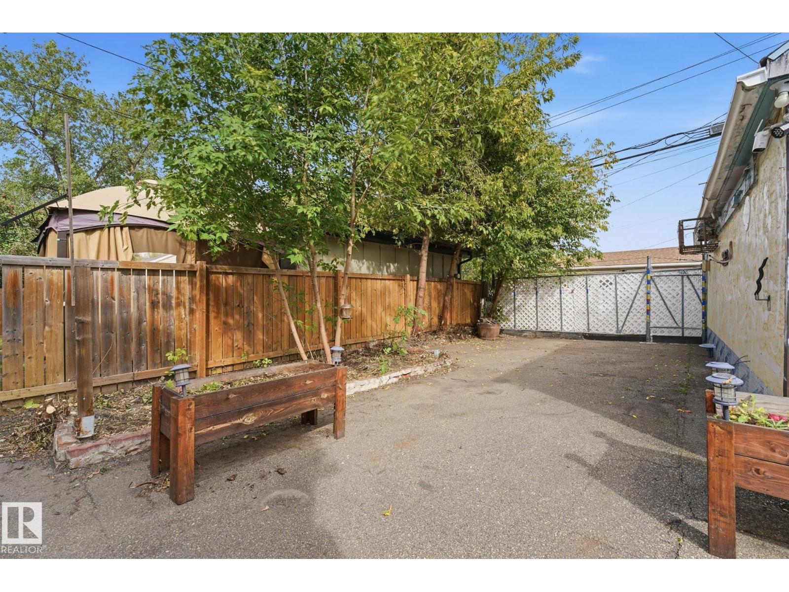 10917 96 St Nw Property Photo 33