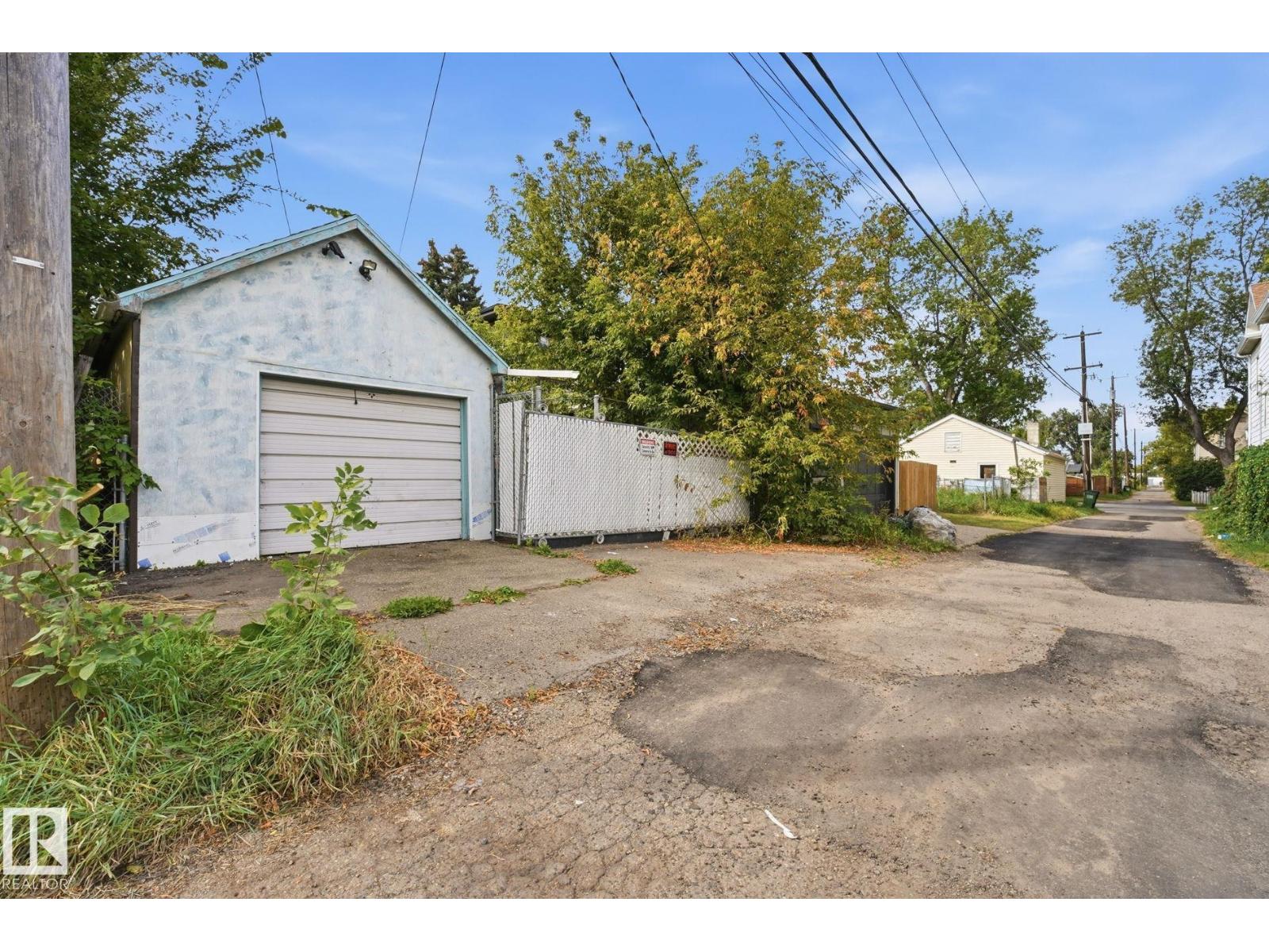10917 96 St Nw Property Photo 36
