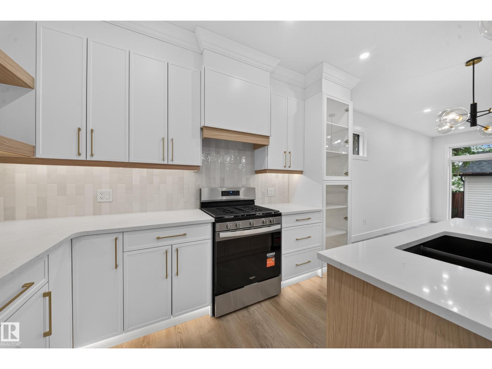 14610 85 Av Nw Property Photo 6