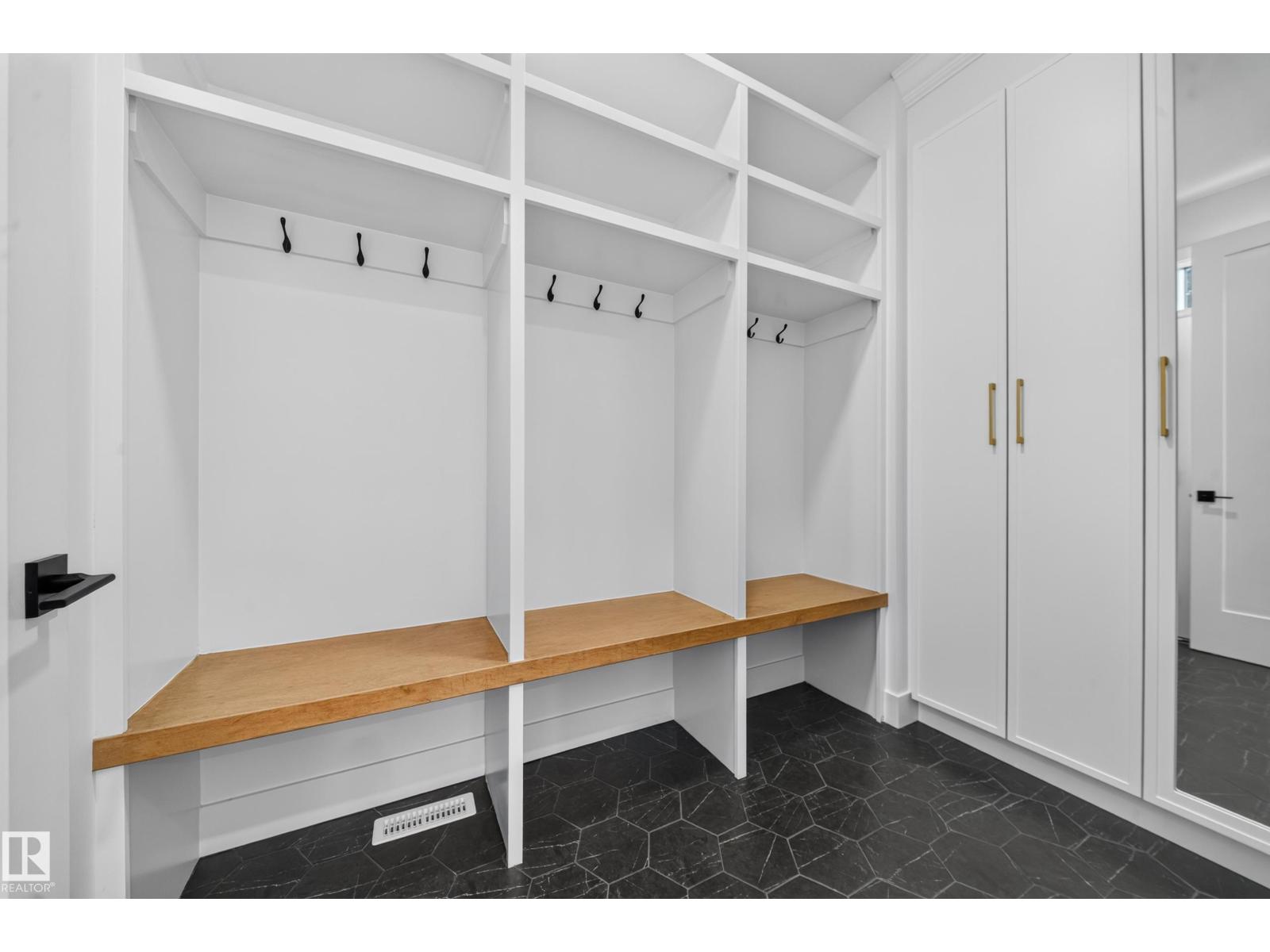14610 85 Av Nw Property Photo 12