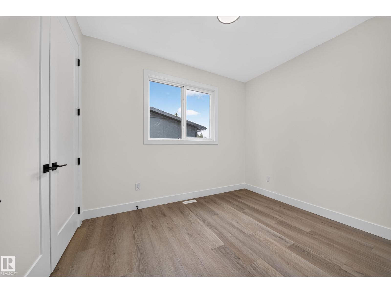 14610 85 Av Nw Property Photo 17