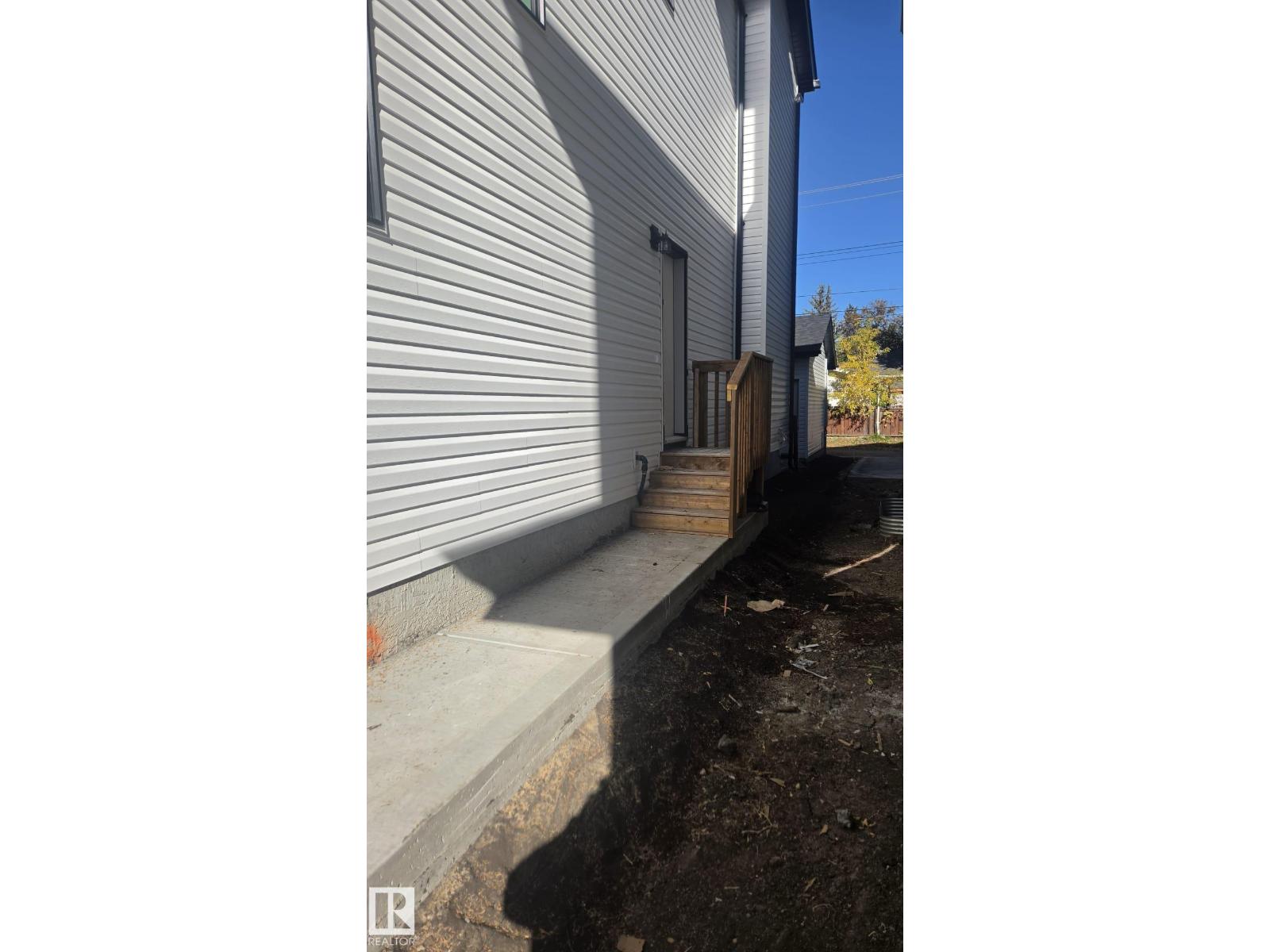 14610 85 Av Nw Property Photo 28