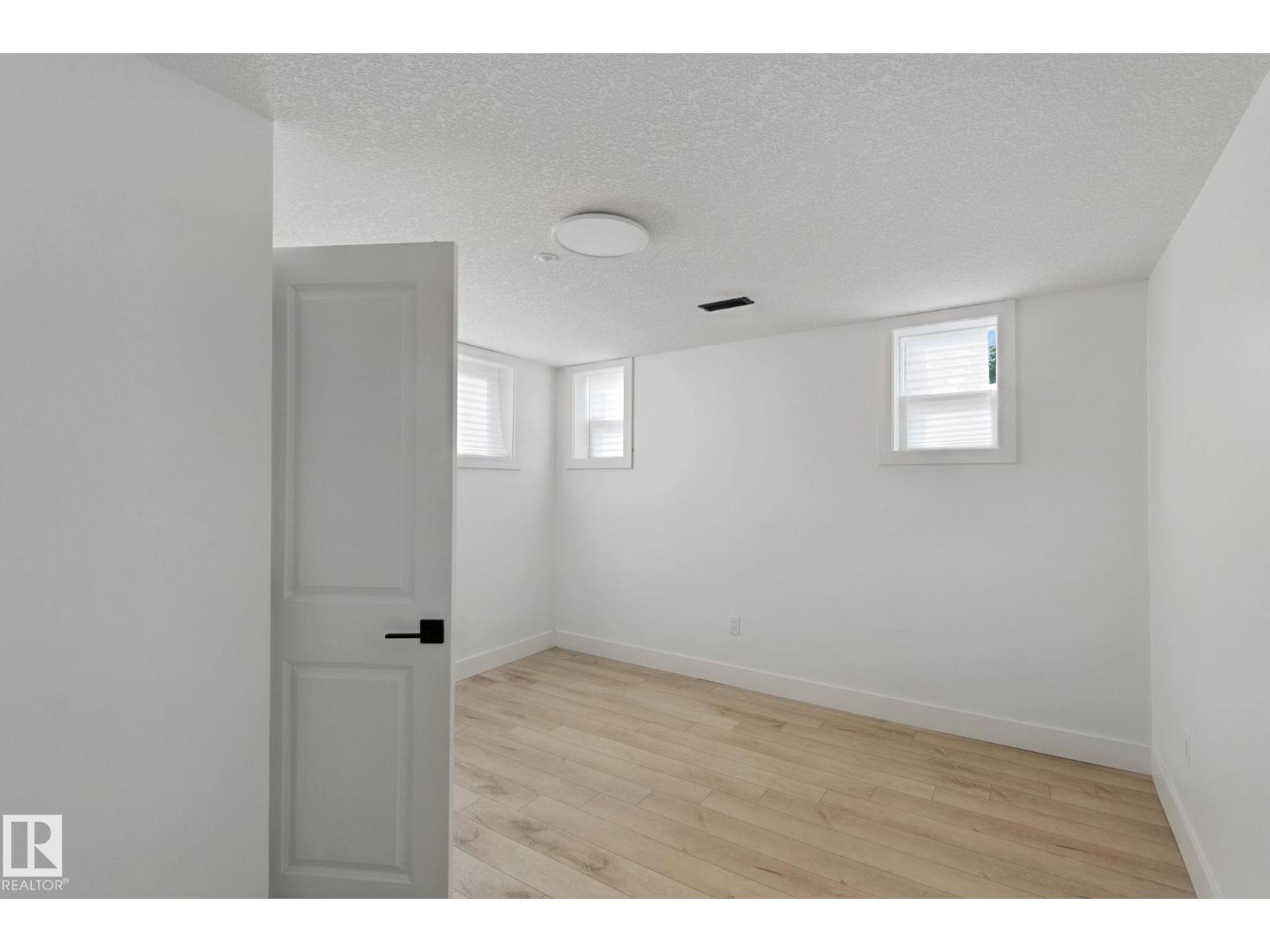 11914 124 St Nw Property Photo 45