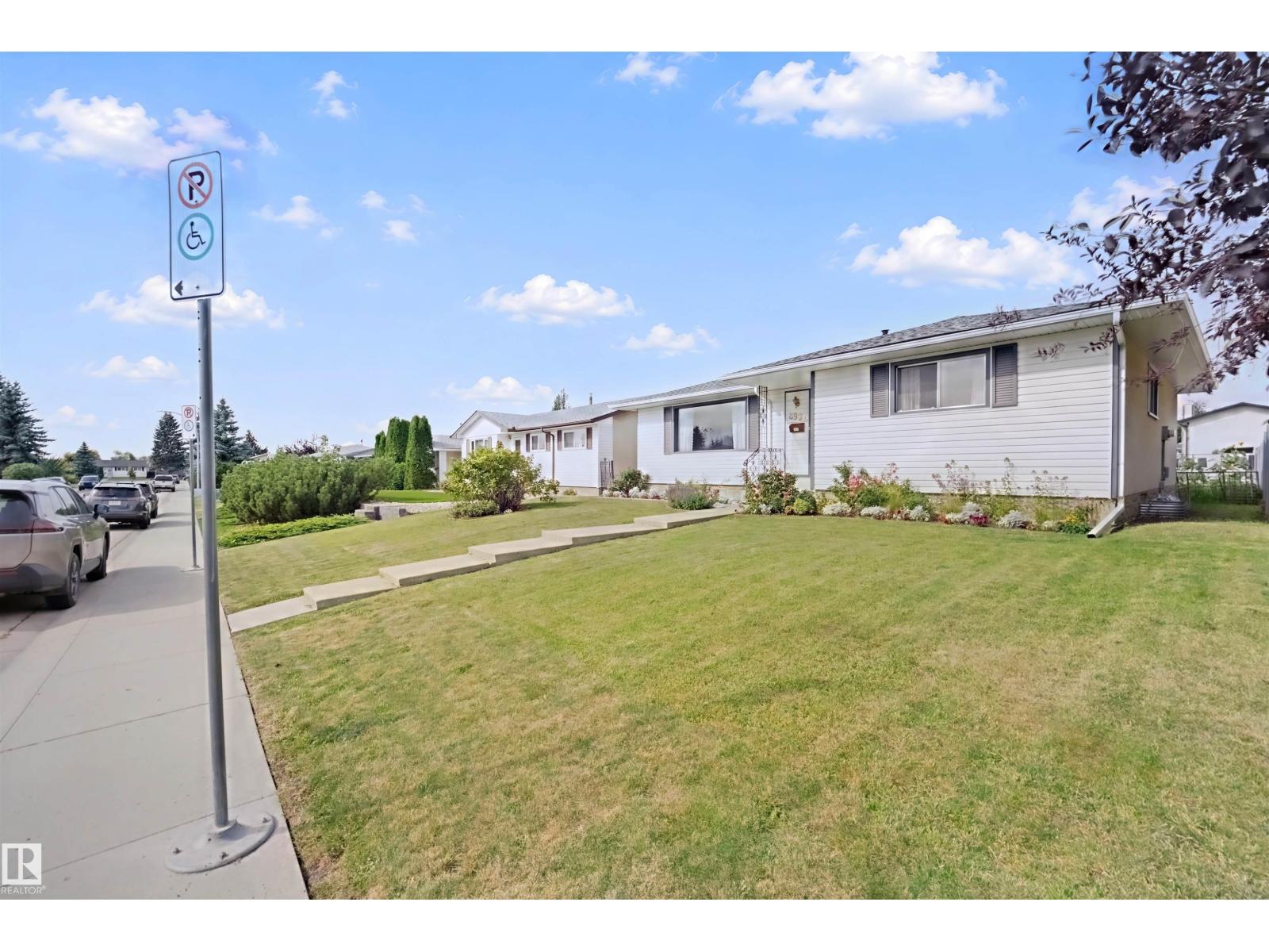 6920 152a Av Nw Property Photo 2