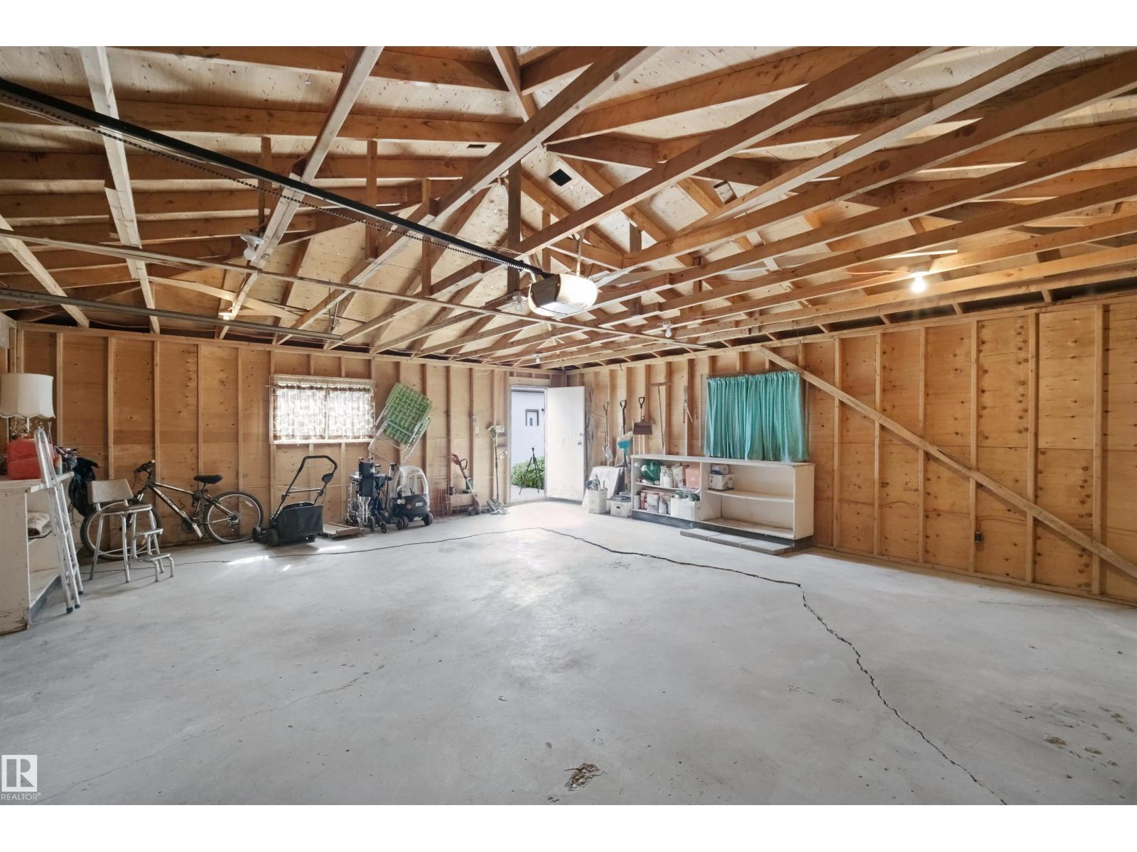 6920 152a Av Nw Property Photo 23