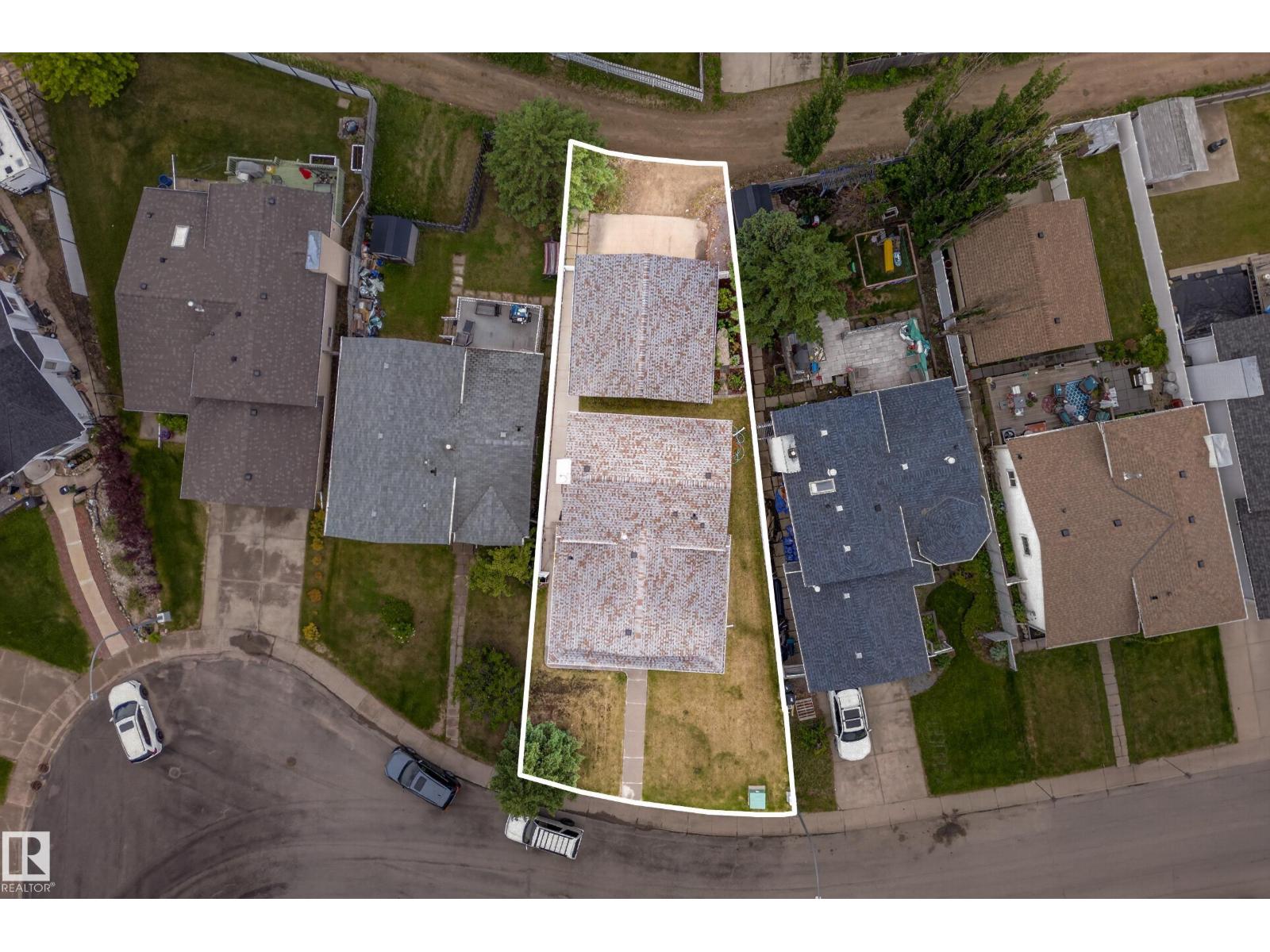 18351 77 Av Nw Property Photo 6