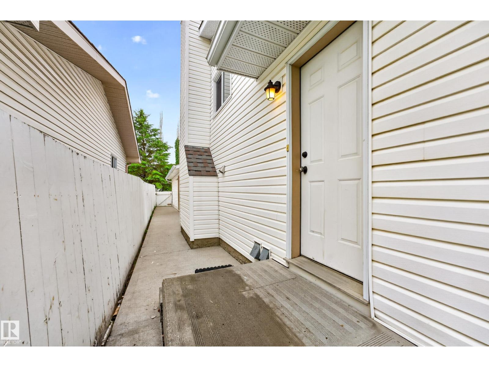 18351 77 Av Nw Property Photo 16