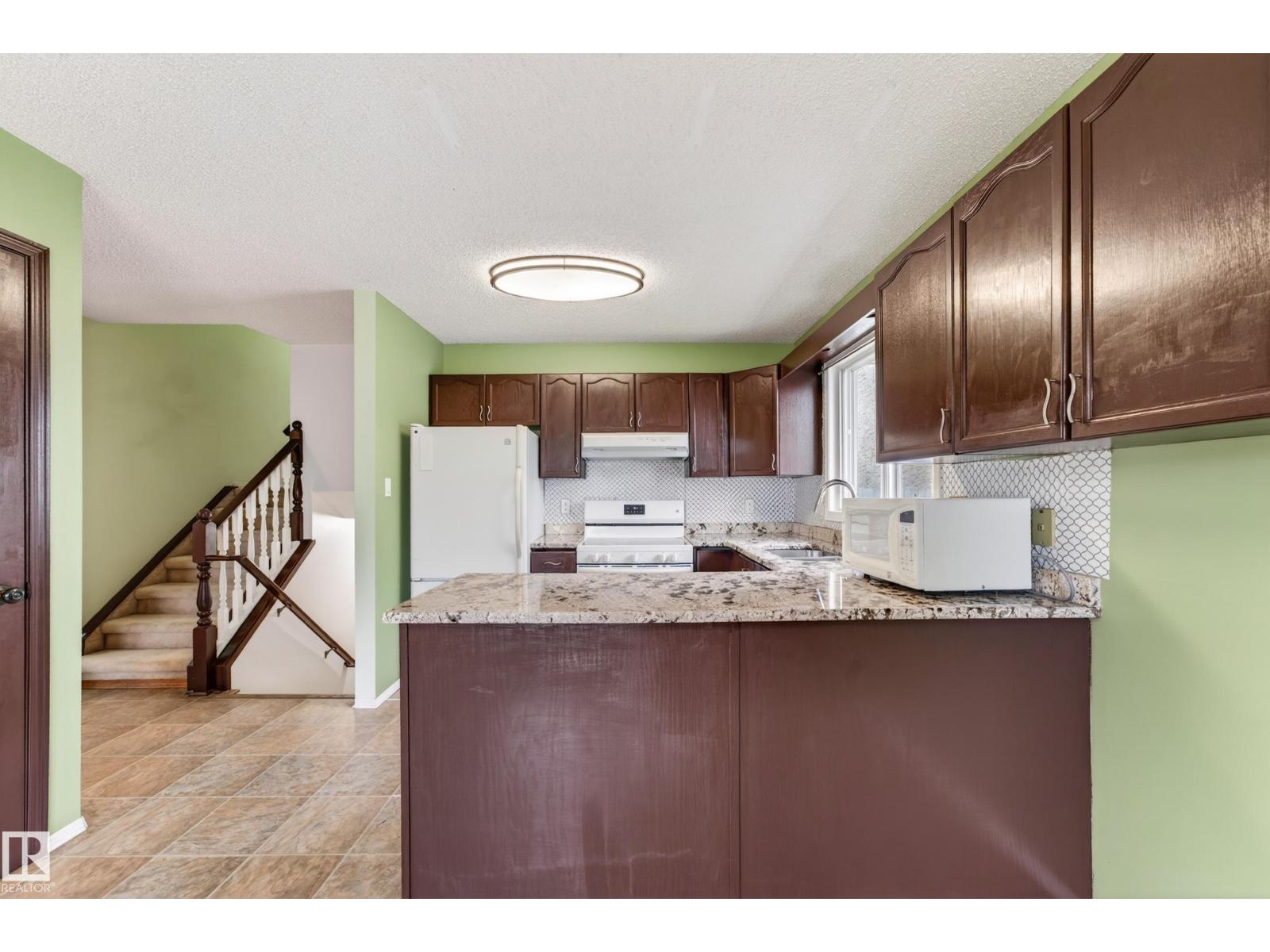 18351 77 Av Nw Property Photo 20