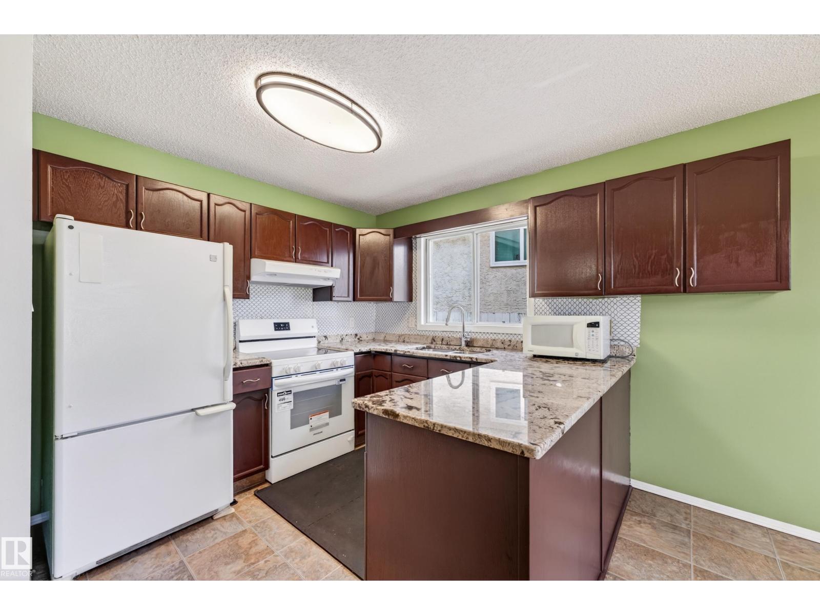 18351 77 Av Nw Property Photo 21