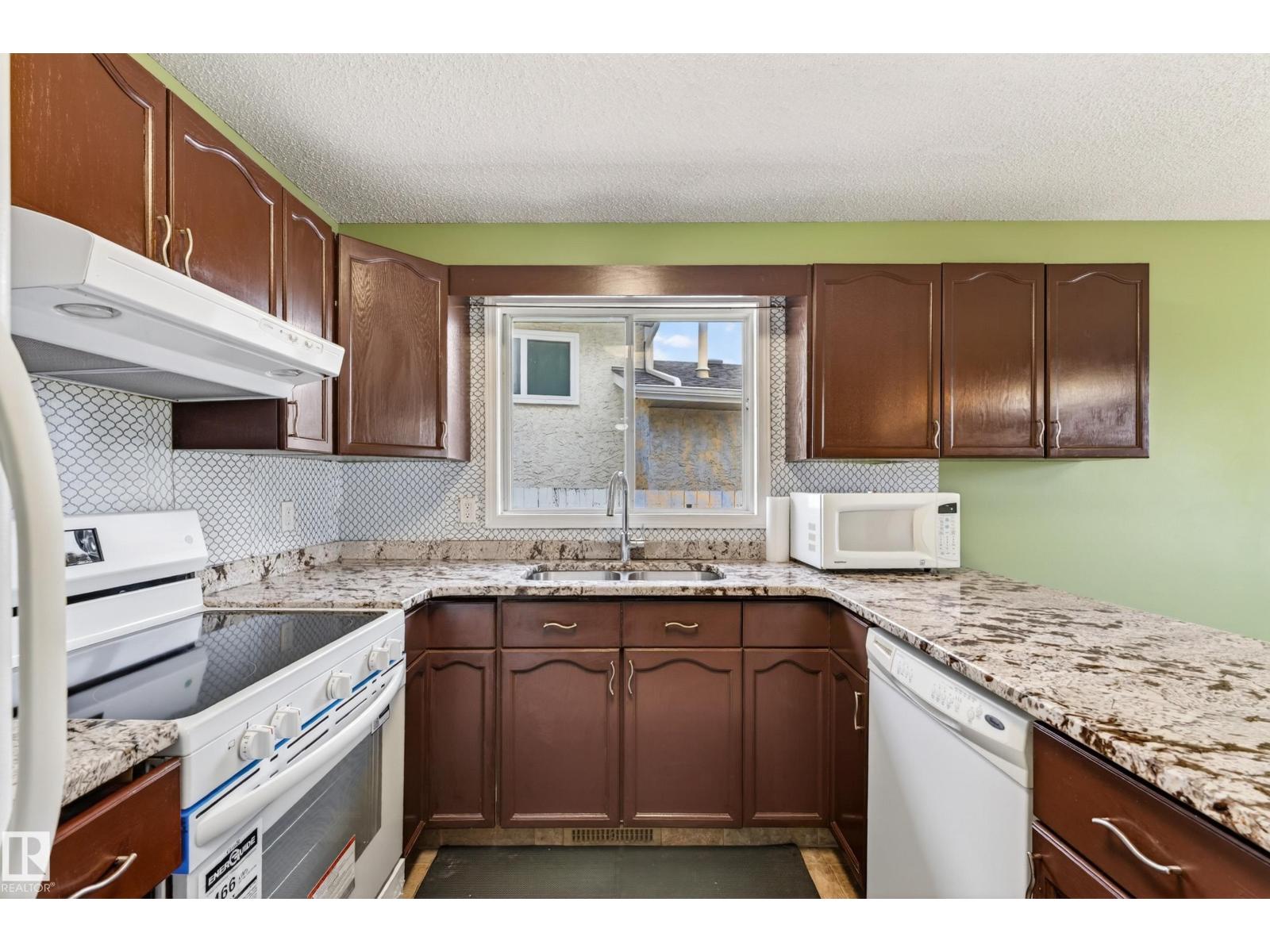18351 77 Av Nw Property Photo 22