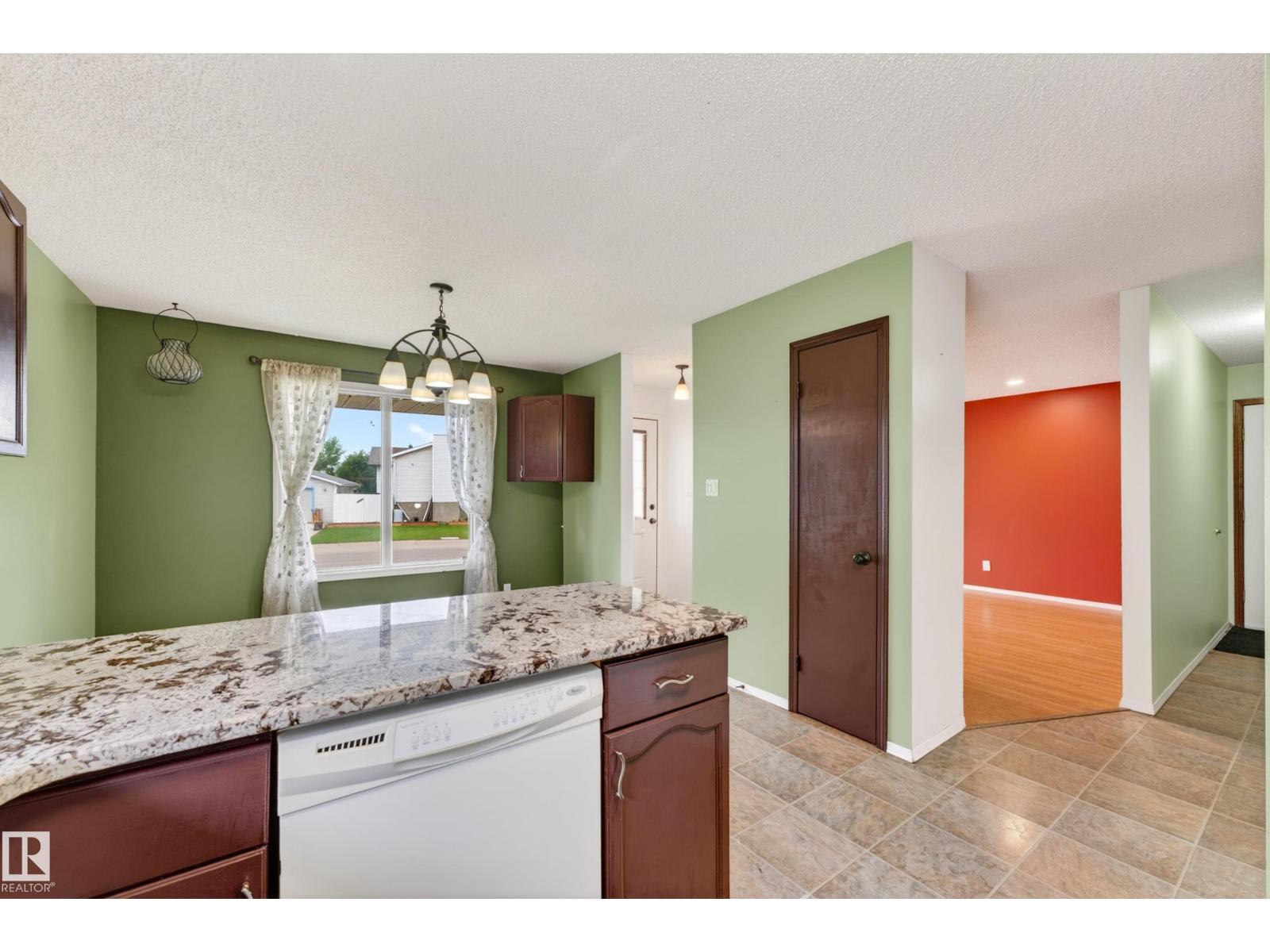 18351 77 Av Nw Property Photo 25