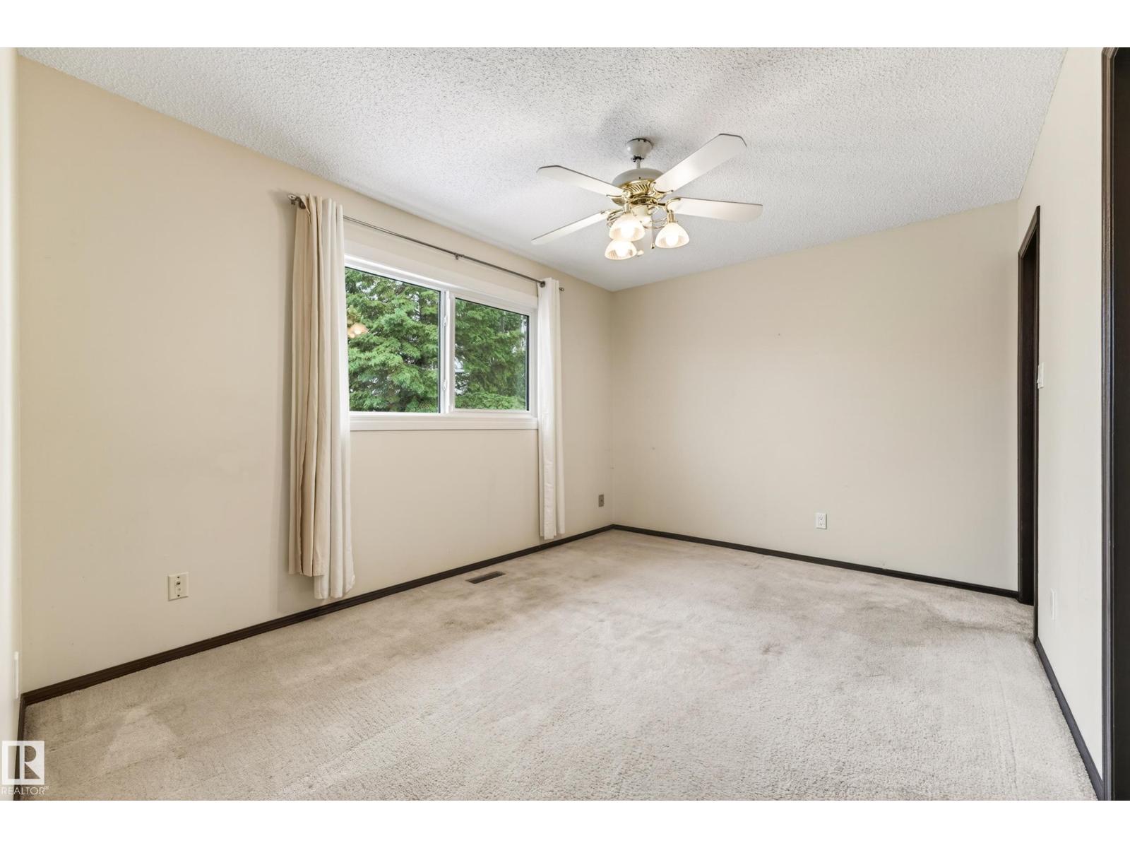 18351 77 Av Nw Property Photo 28