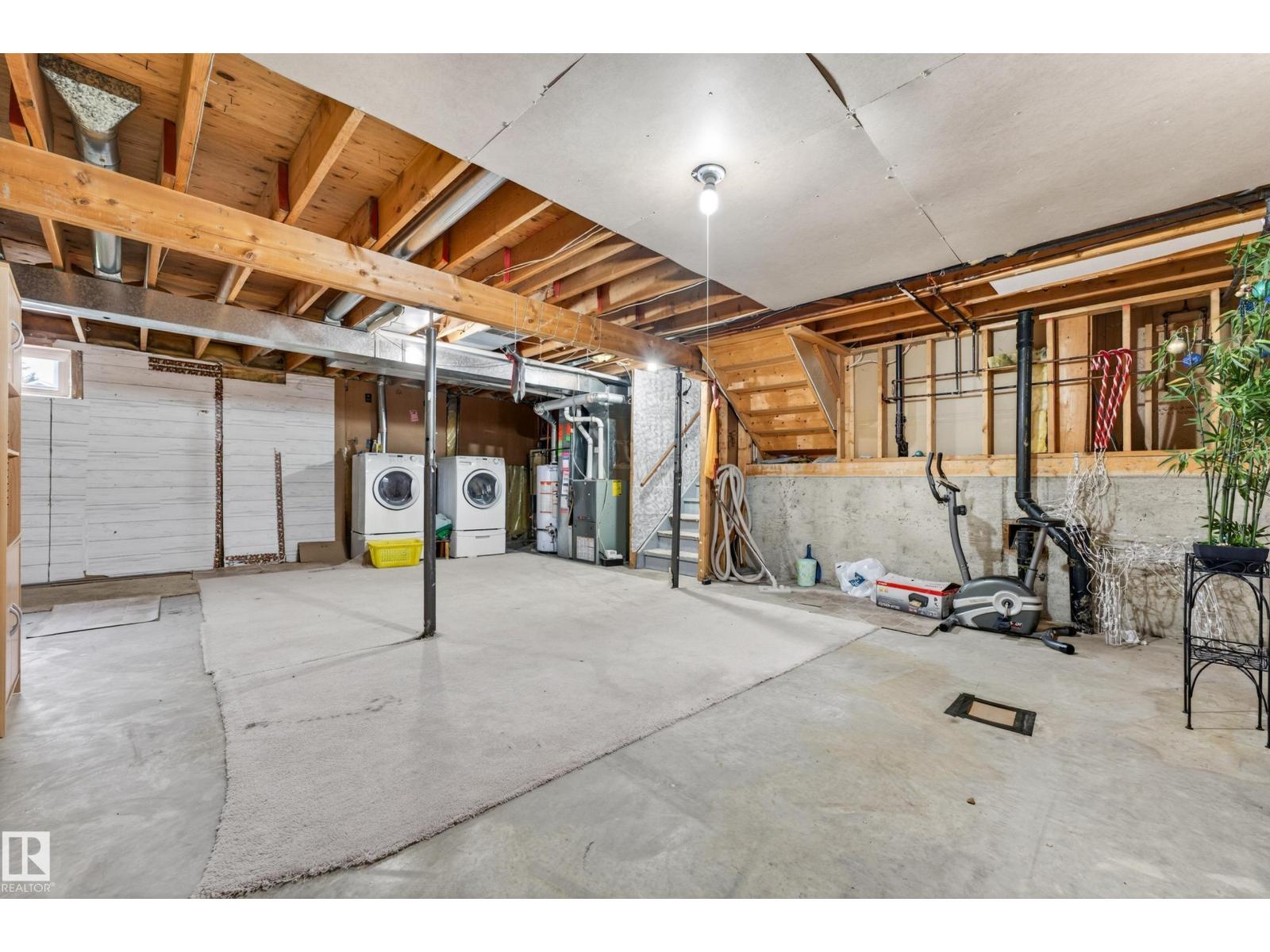 18351 77 Av Nw Property Photo 52