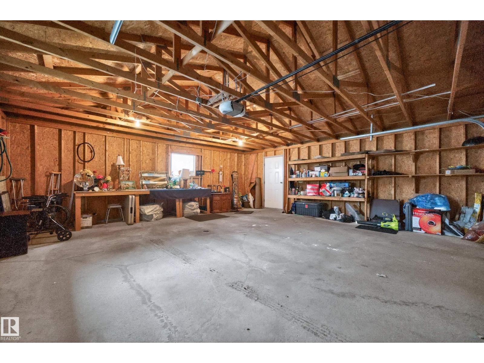 18351 77 Av Nw Property Photo 54