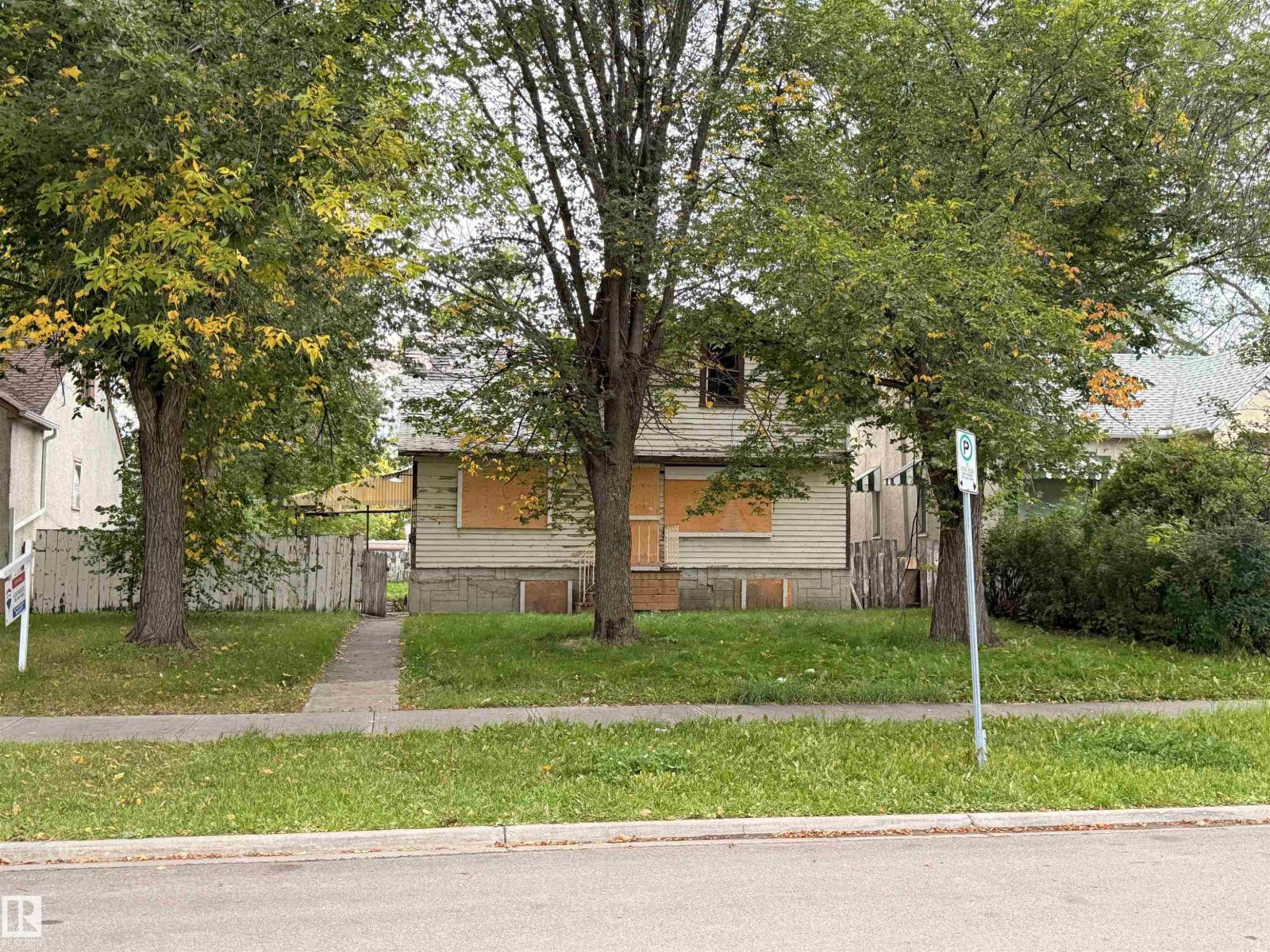 10952 108 St Nw Property Photo 1