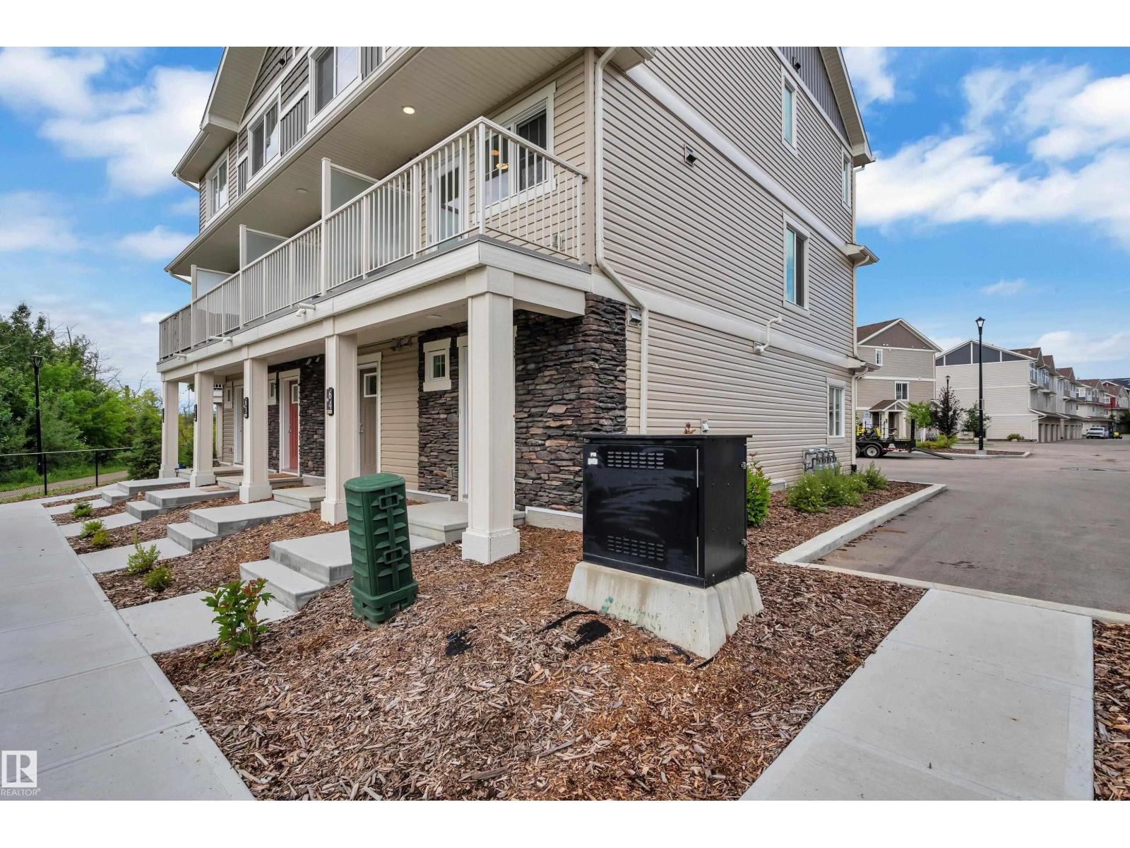 #64 17832 78 St Nw Property Photo 1