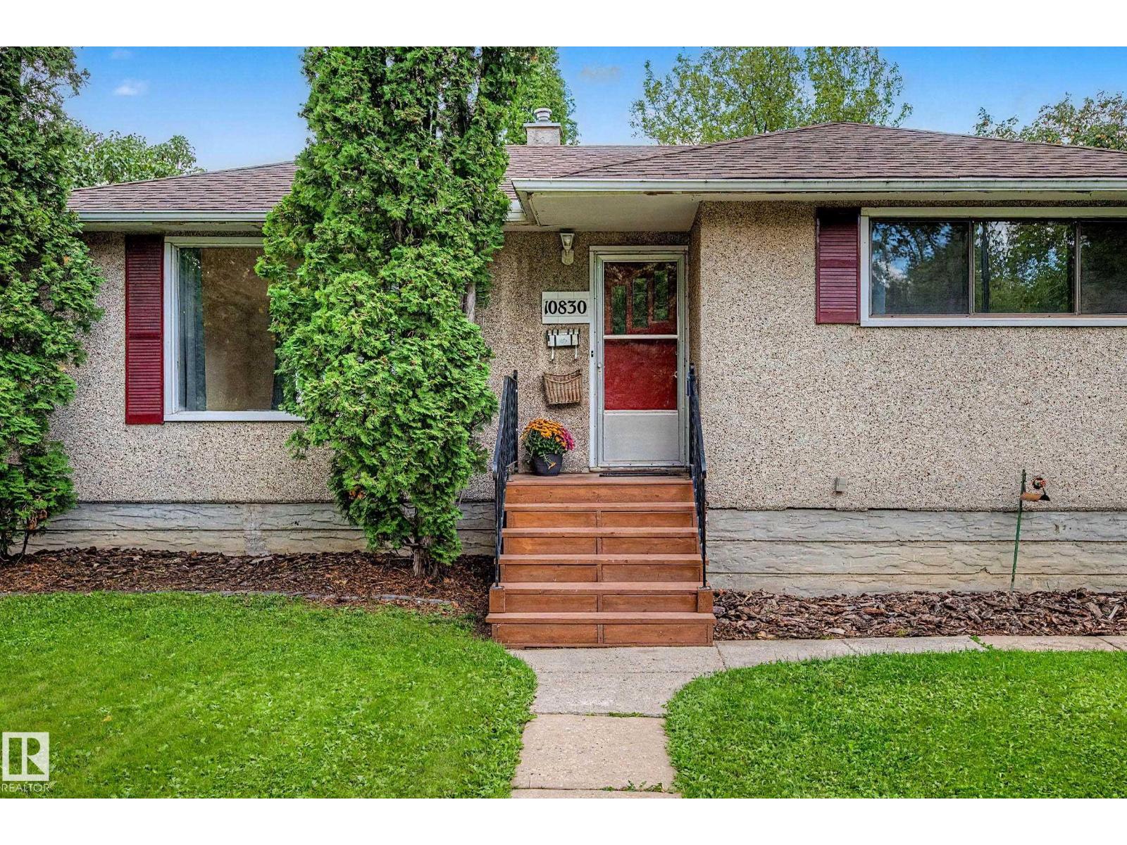 10830 138 St Nw Property Photo 1