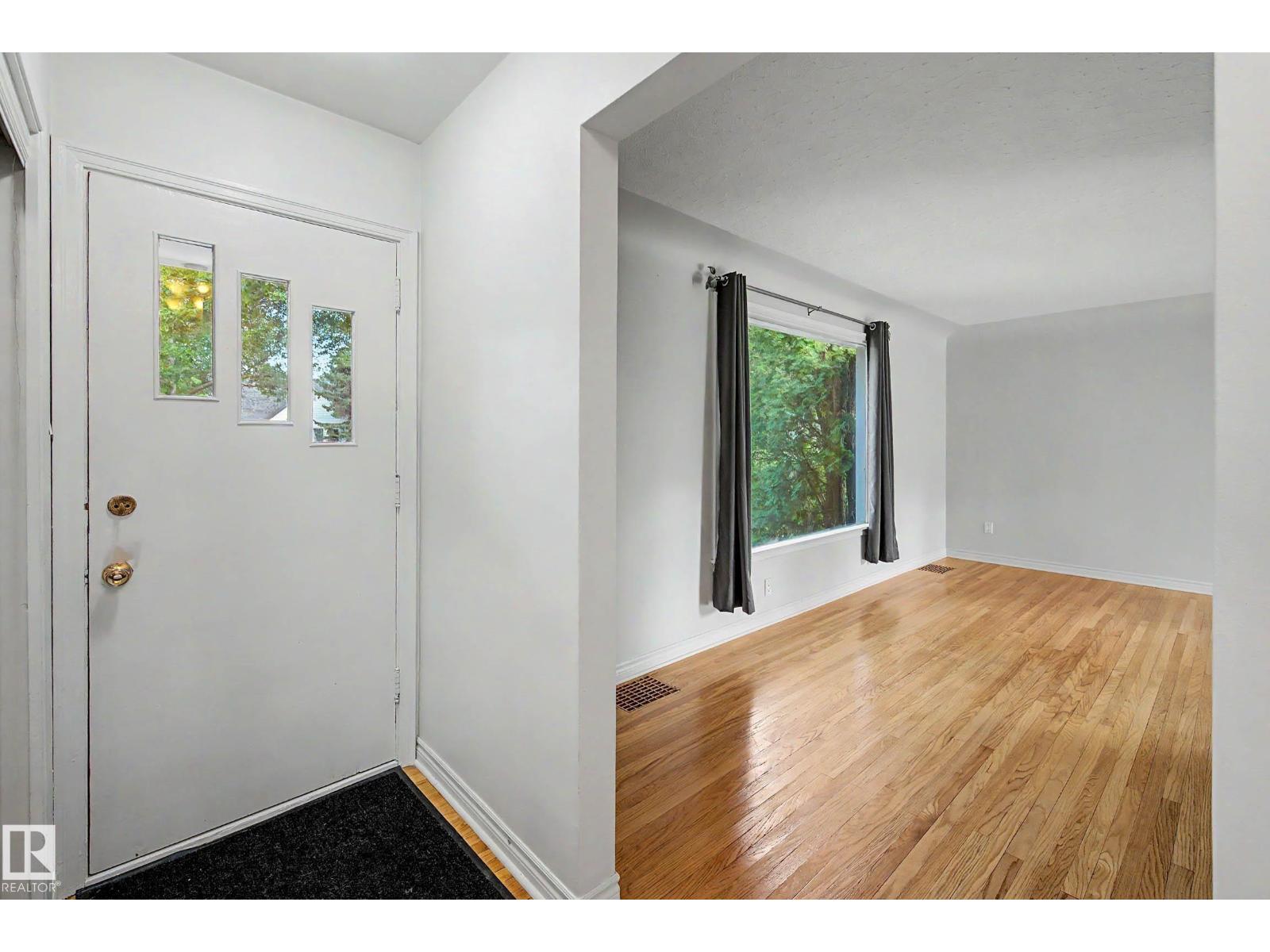 10830 138 St Nw Property Photo 3