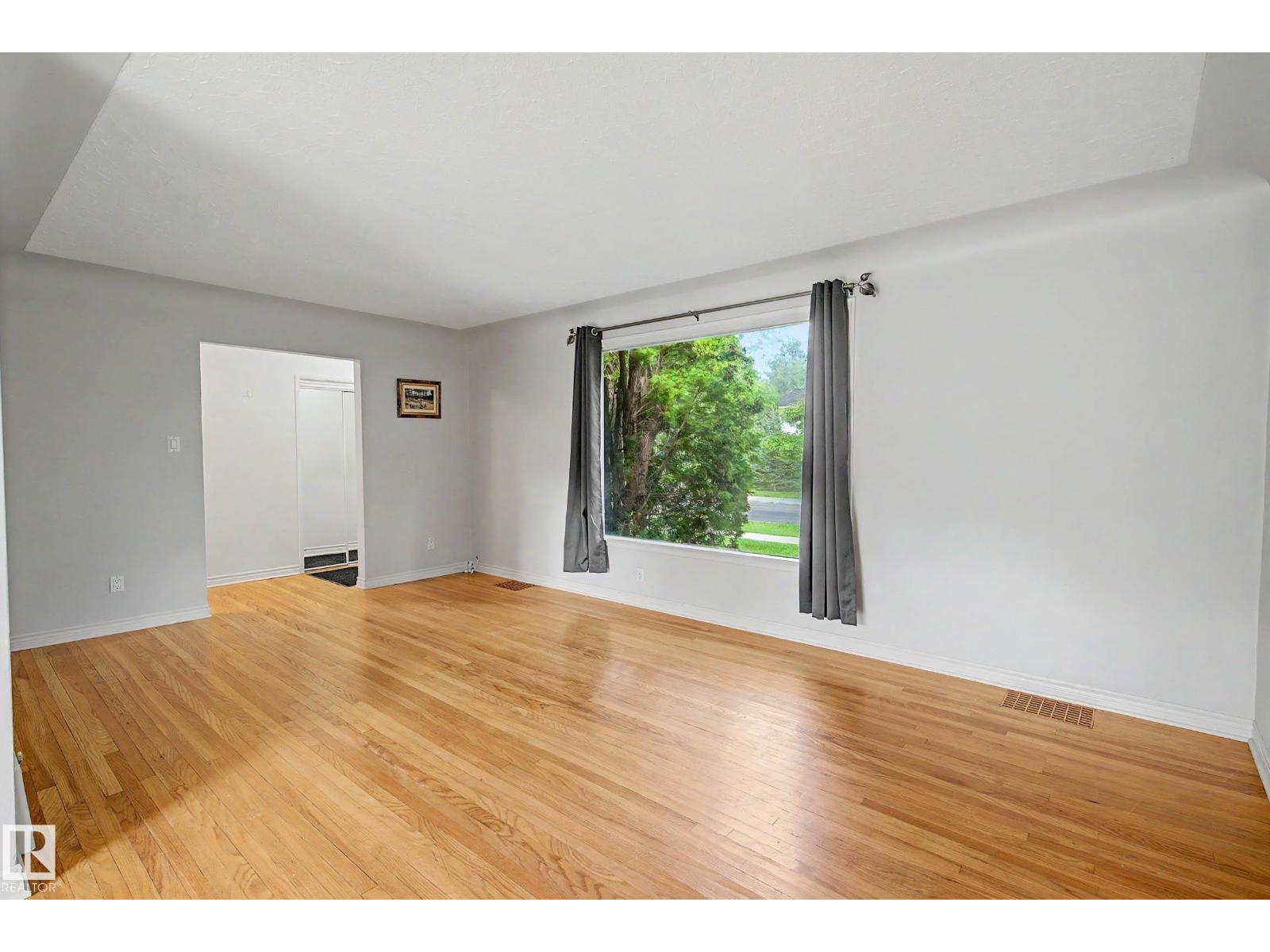 10830 138 St Nw Property Photo 6